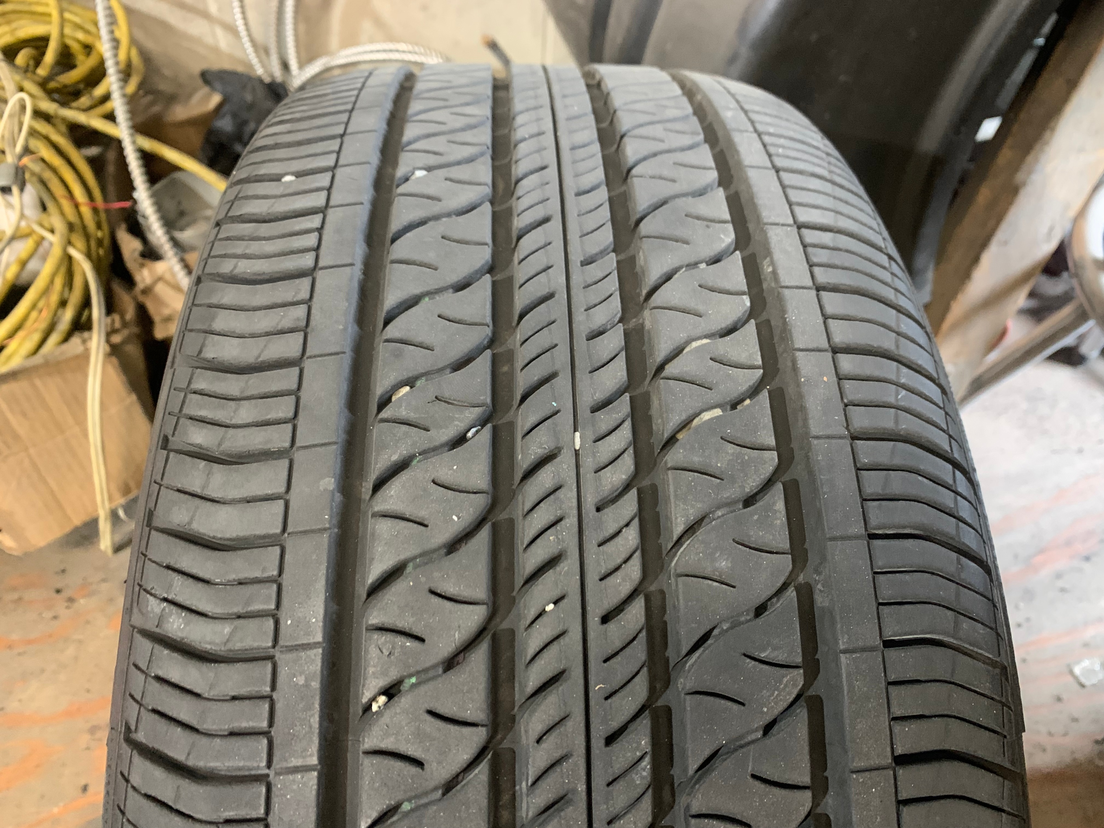 1 X single 235/40/18 Continental Pro contact RX with 80% tread - photo 3
