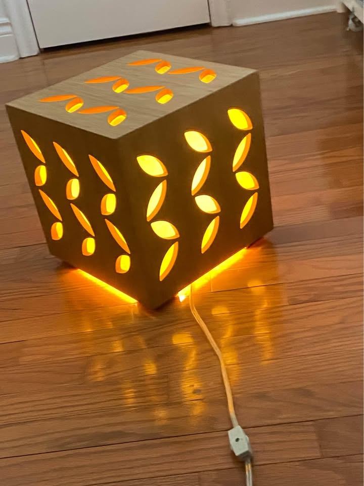Decorative cube lamp
