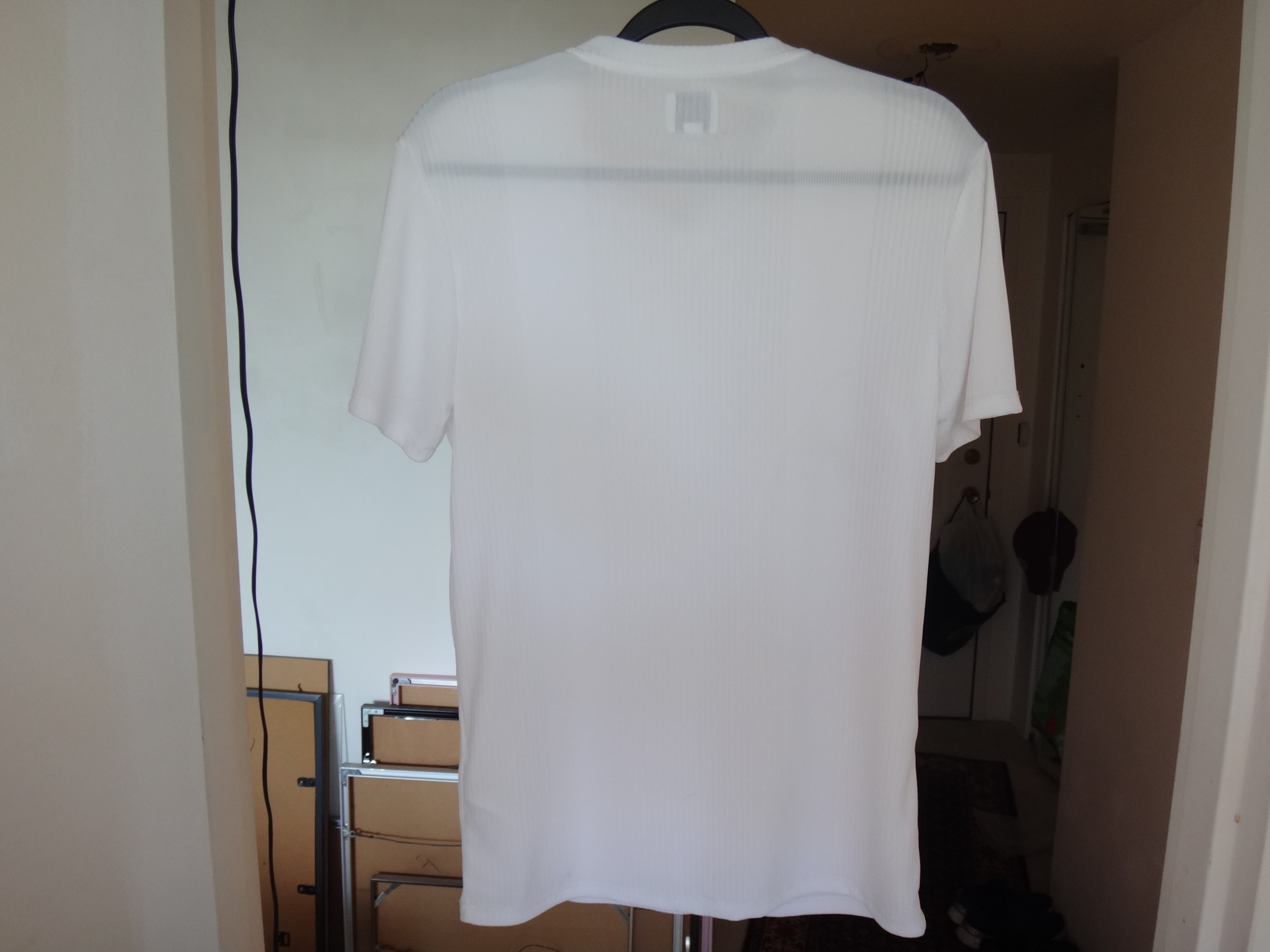 ✅👍🆕GUESS Men's Small Vertical Stripes Knit White V-Neck T-Shirt - photo 5