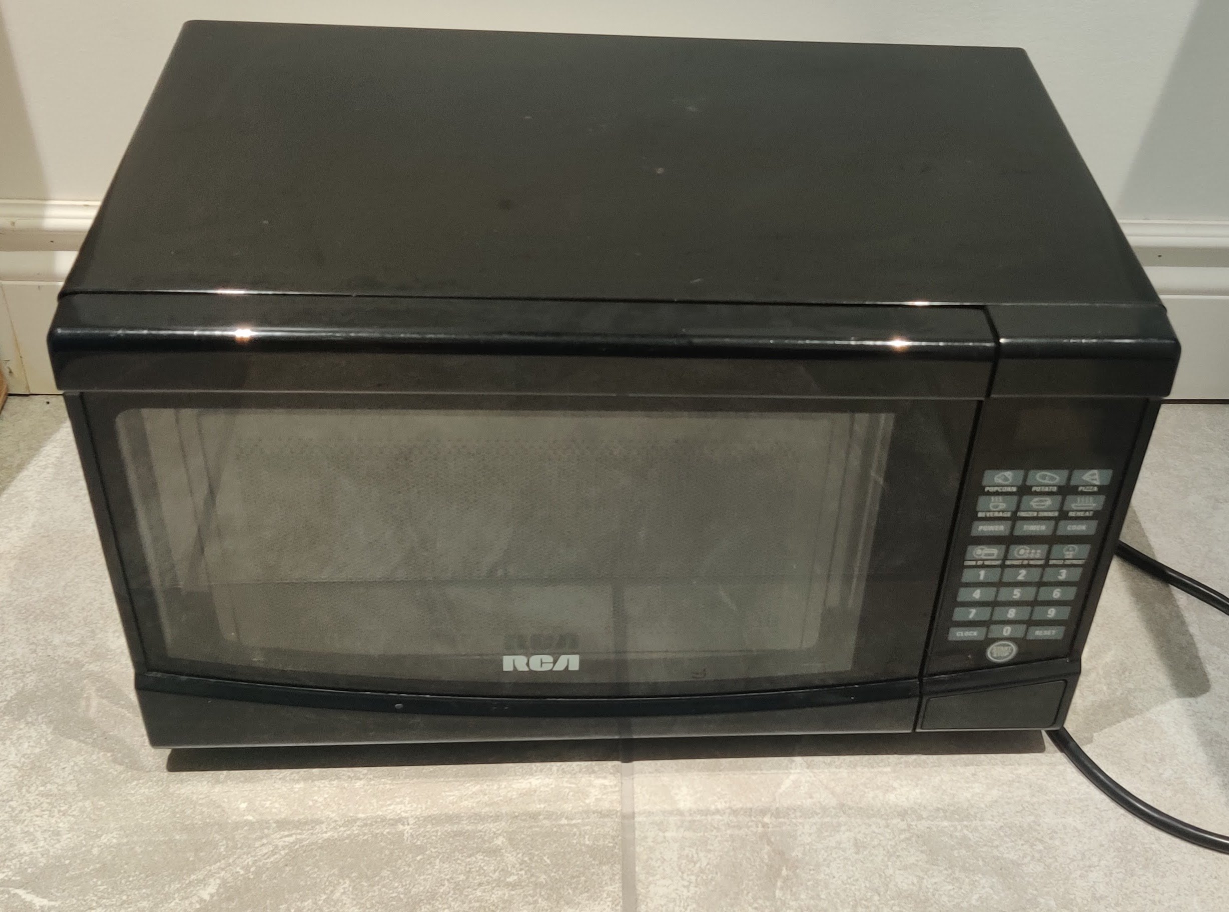 RCA Microwave Oven - Black