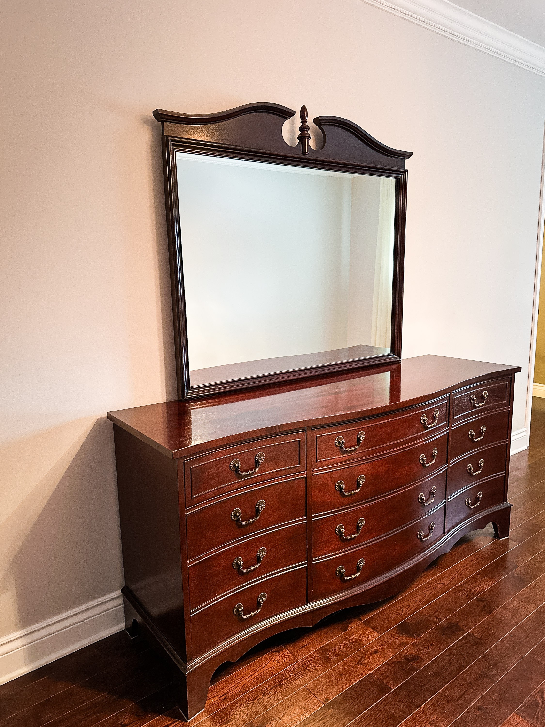 Baker Georgian Mahogany Bow Front 9-Drawer Dresser with Mirror - photo 2