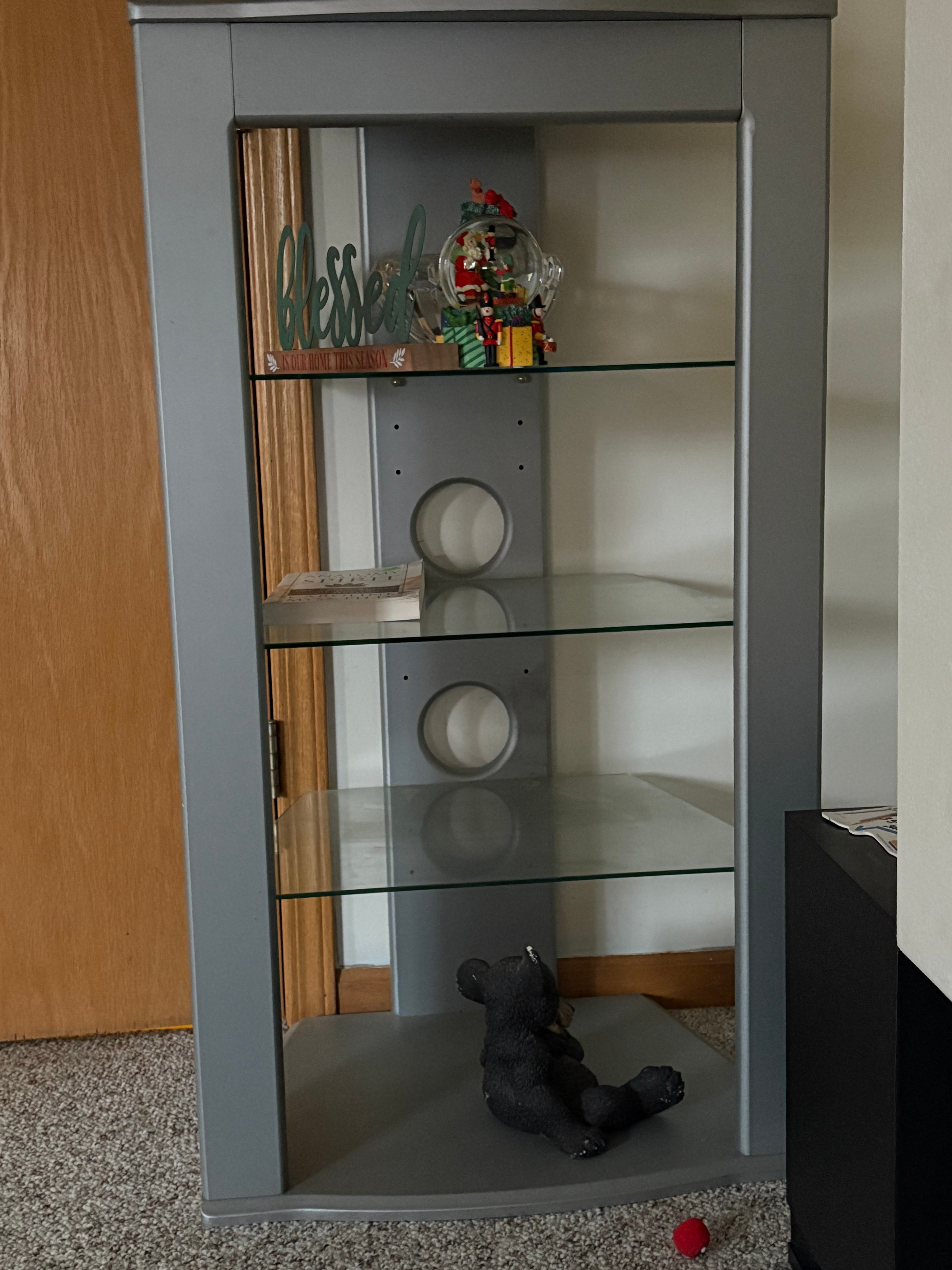 Media Shelf Center