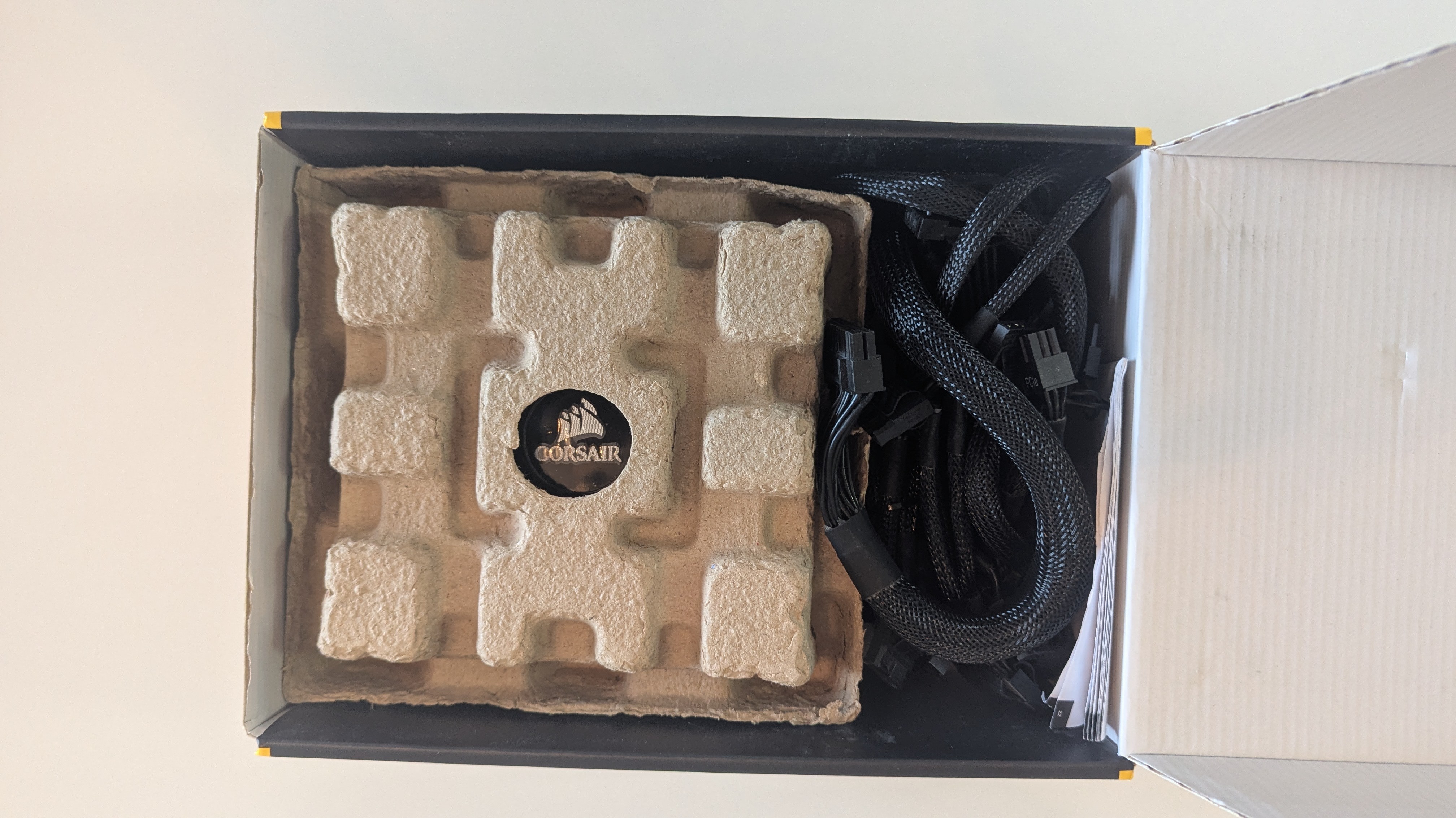 Corsair CX750 750W Power Supply - photo 3