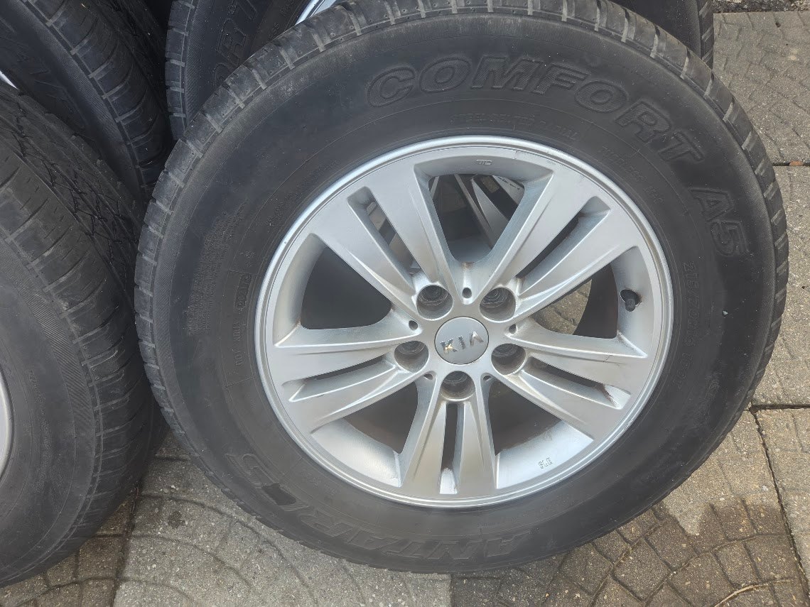 KIA 16" ALLOY RIMS AND ALL SEASON TIRES - photo 2
