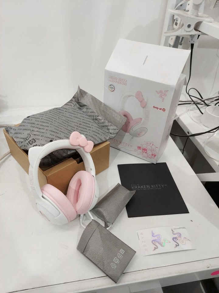 x2 Razer x Hello Kitty  Wired Gaming Headset RGB Lighting - photo 3