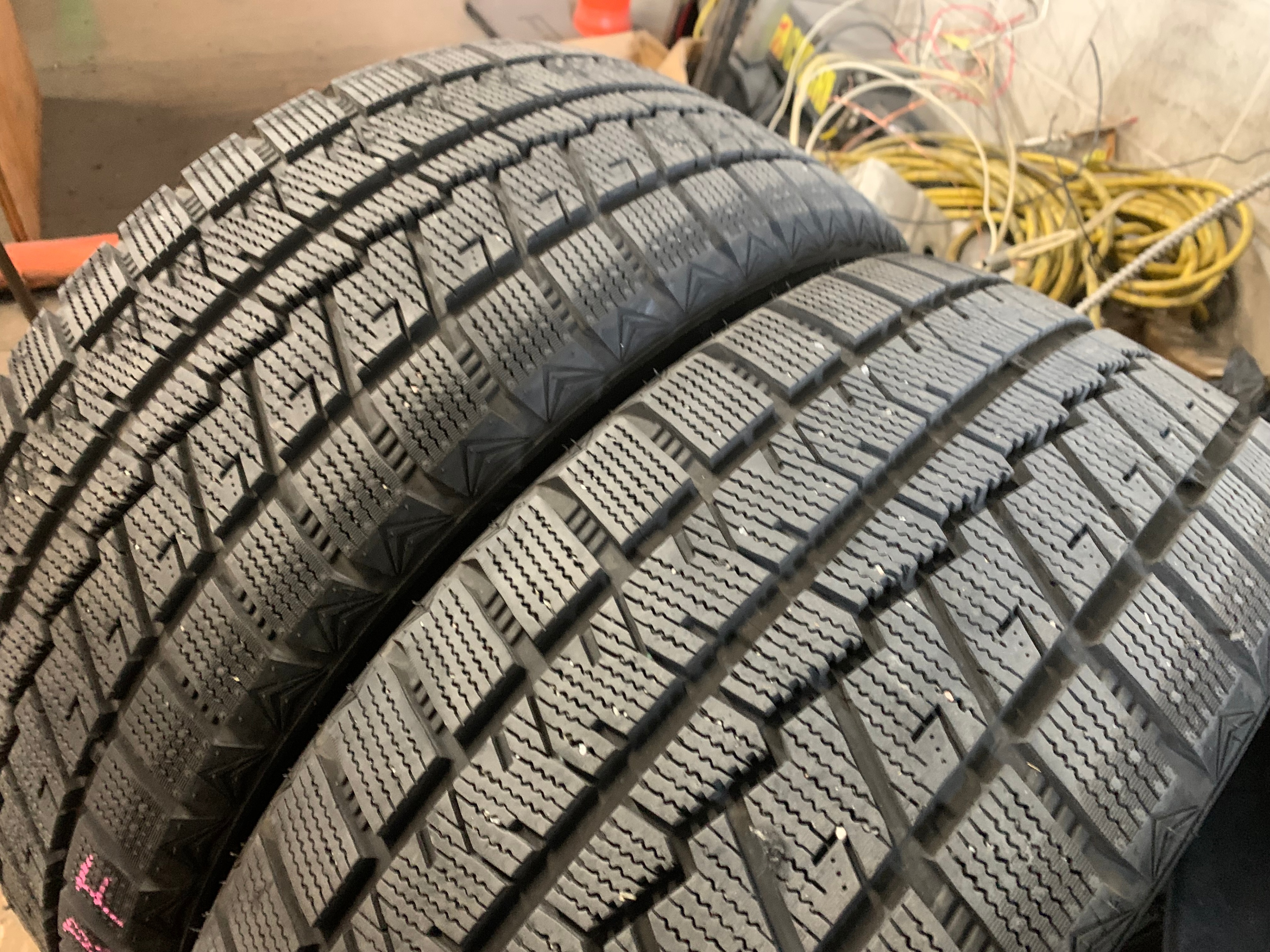 PAIR of 235/40/19 92H M+S Maxtrek Trek M7 Plus with 90% tread - photo 3