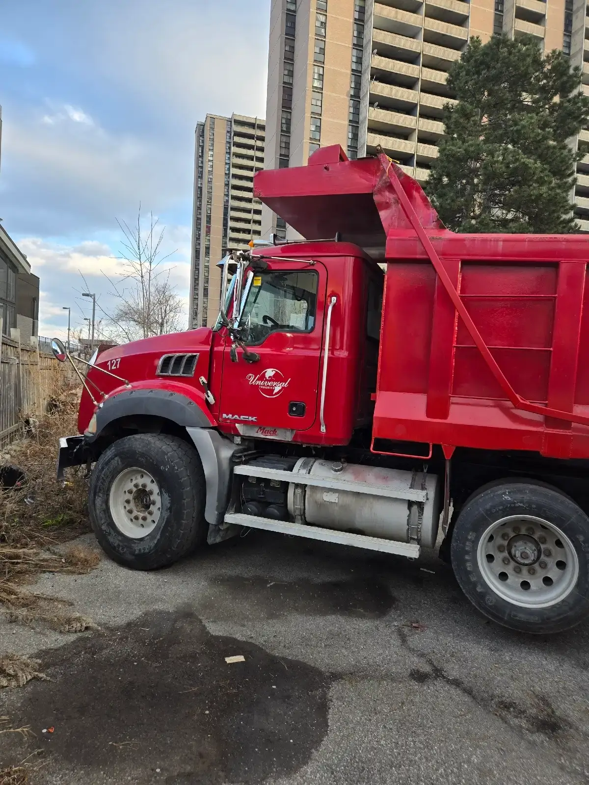 2008 MACK GRANITE gu813 tri-axle dump truck - photo 3