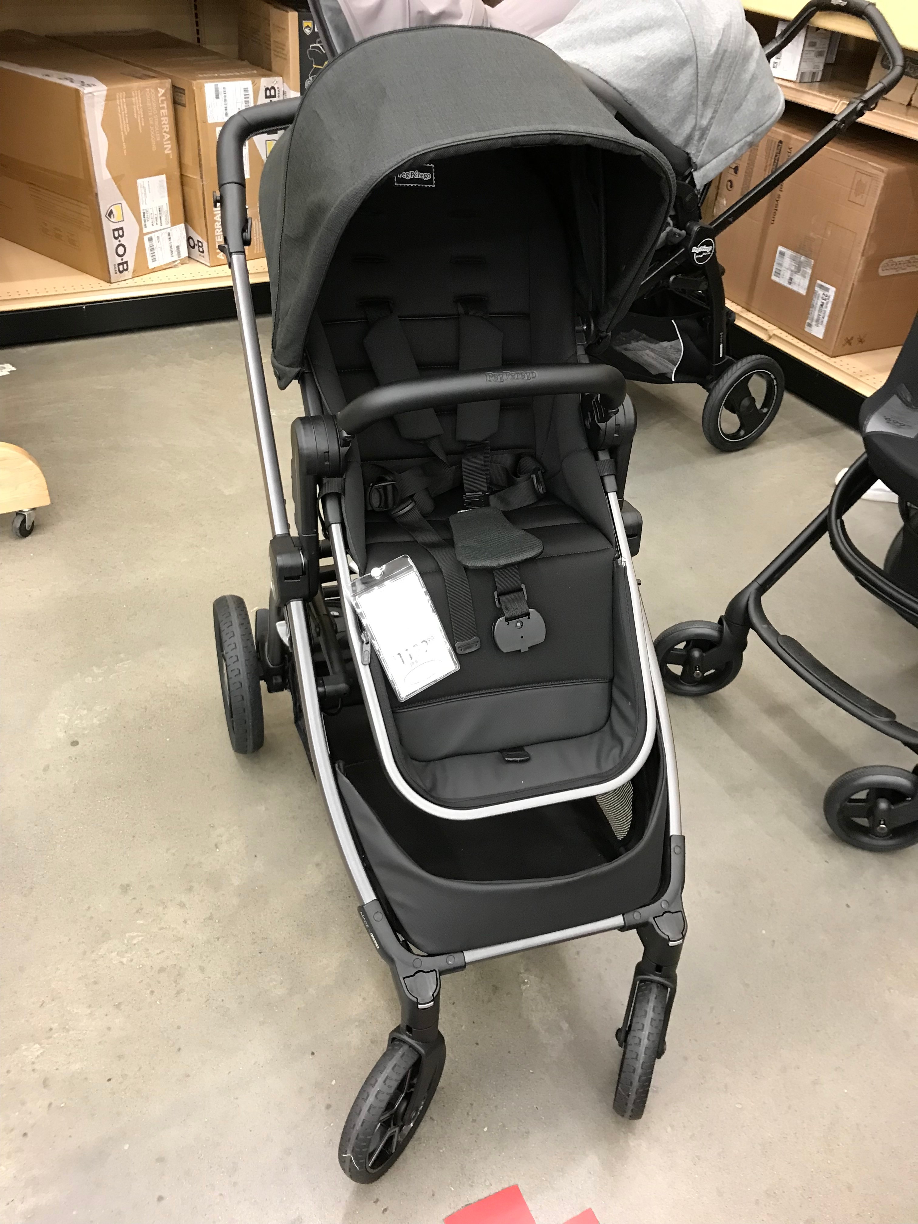 Peg Perego YPSI Stroller (Onyx) – Like New, Reversible Seat - photo 2