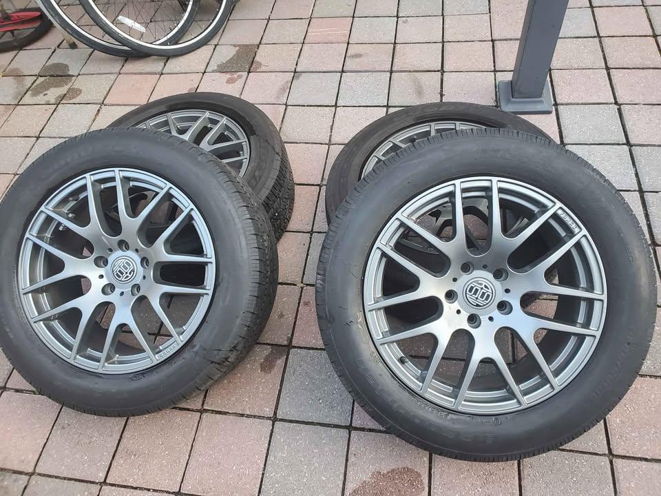 Aftermarket rims and tires 245/55r/18 lots of tread