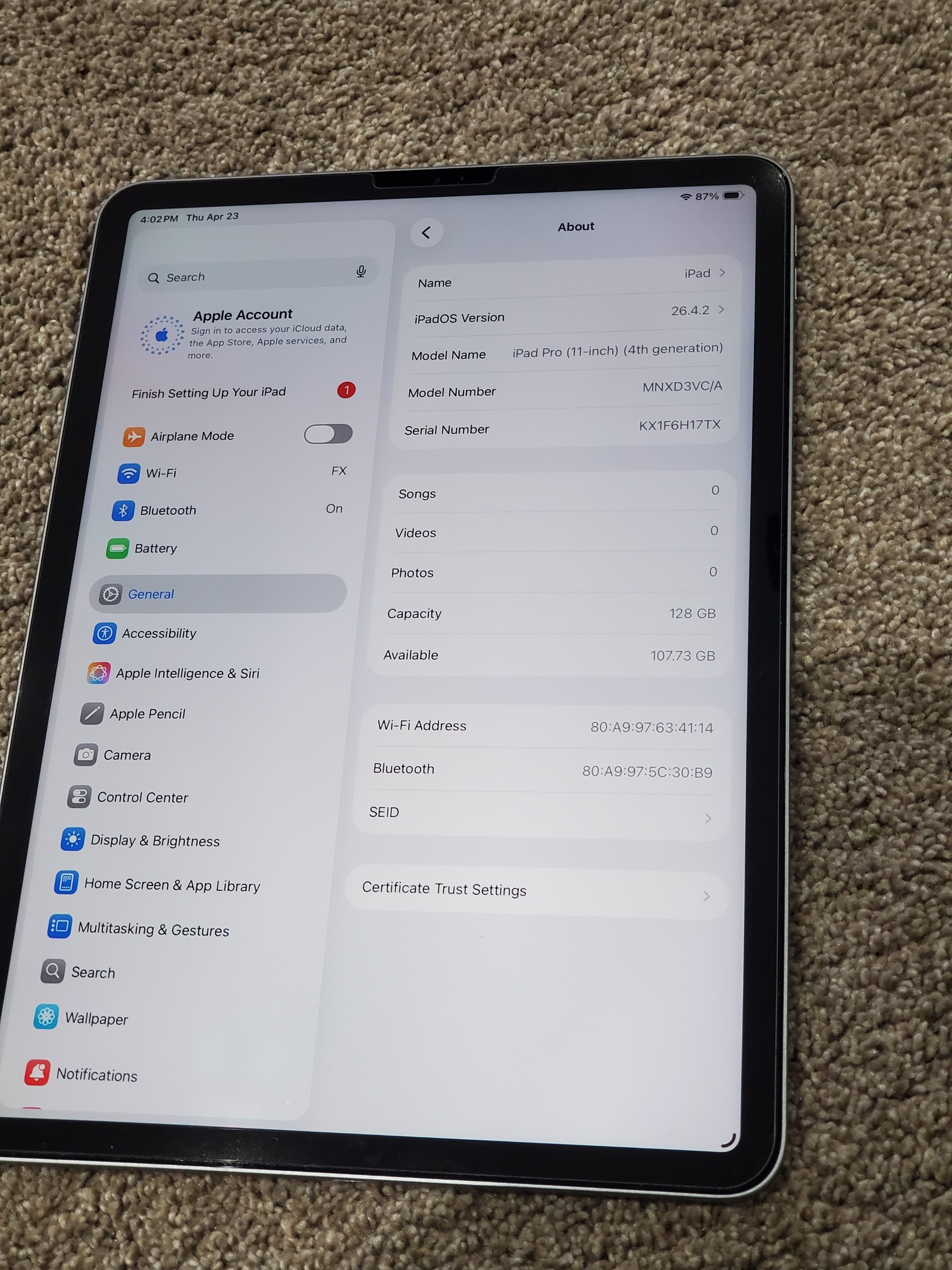 11" Apple iPad Pro w/ box (M2, 128GB, Wi-Fi) - photo 3
