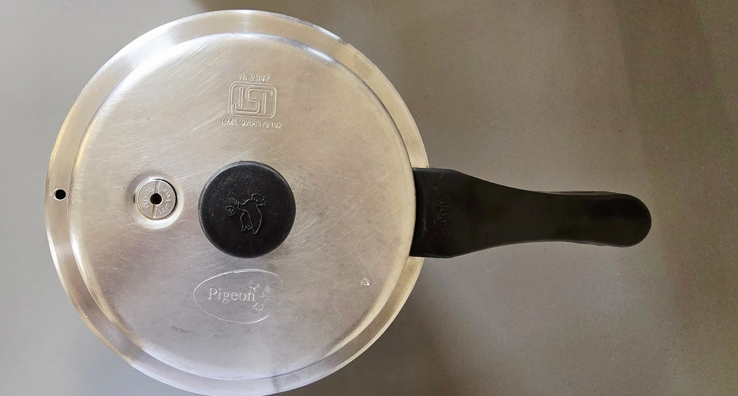3 Liters Pigeon Pressure Cooker - photo 2