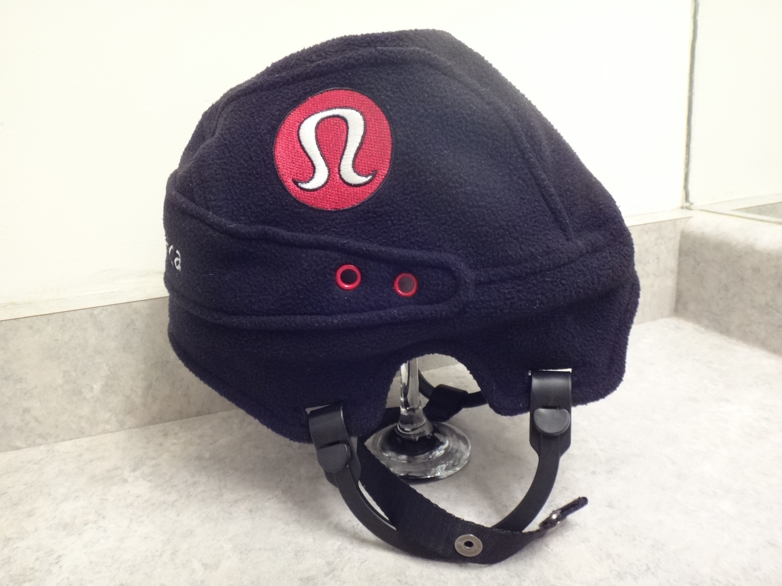 ✅♻️lululemon Black Hockey Helmet Fleece Winter Toque Hat - photo 3