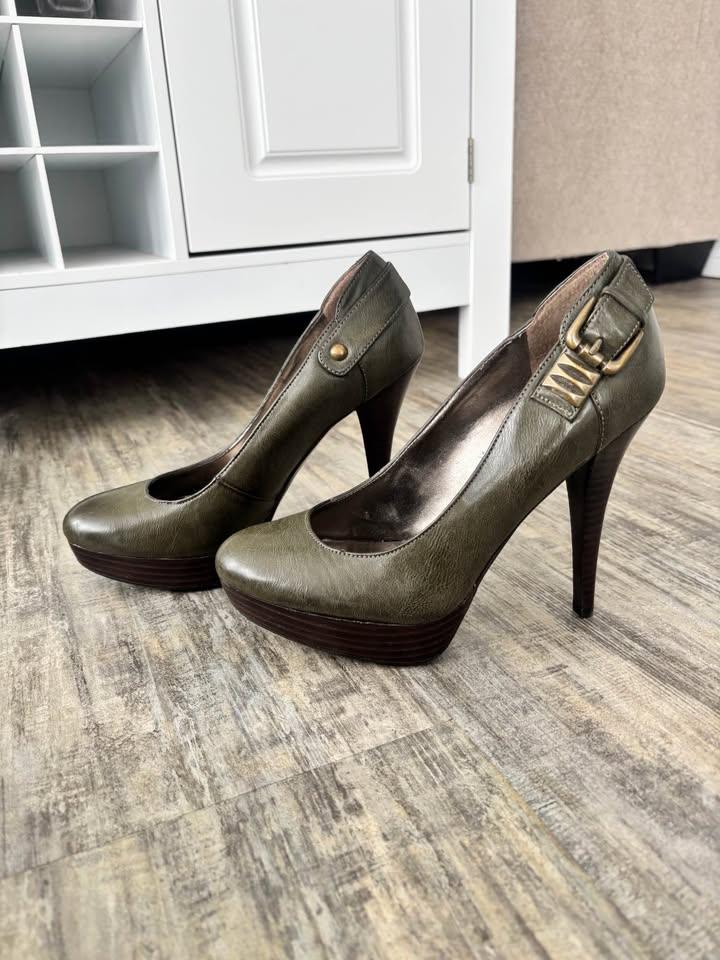 Gorgeous Size 8 high heel shoes - photo 2