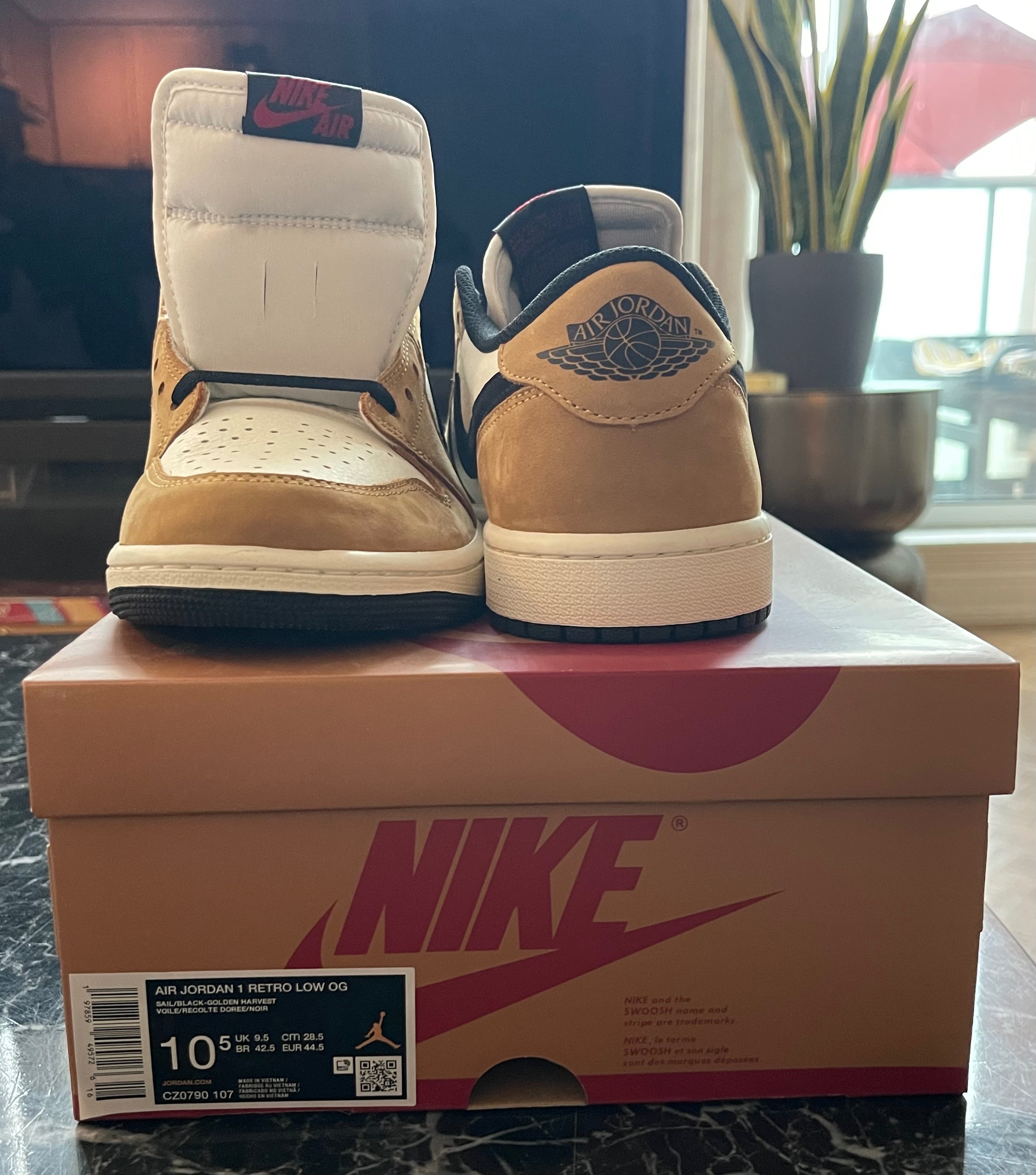 Brand New Jordan 1 Low "Rookie of the Year" - Size 10.5 - photo 4