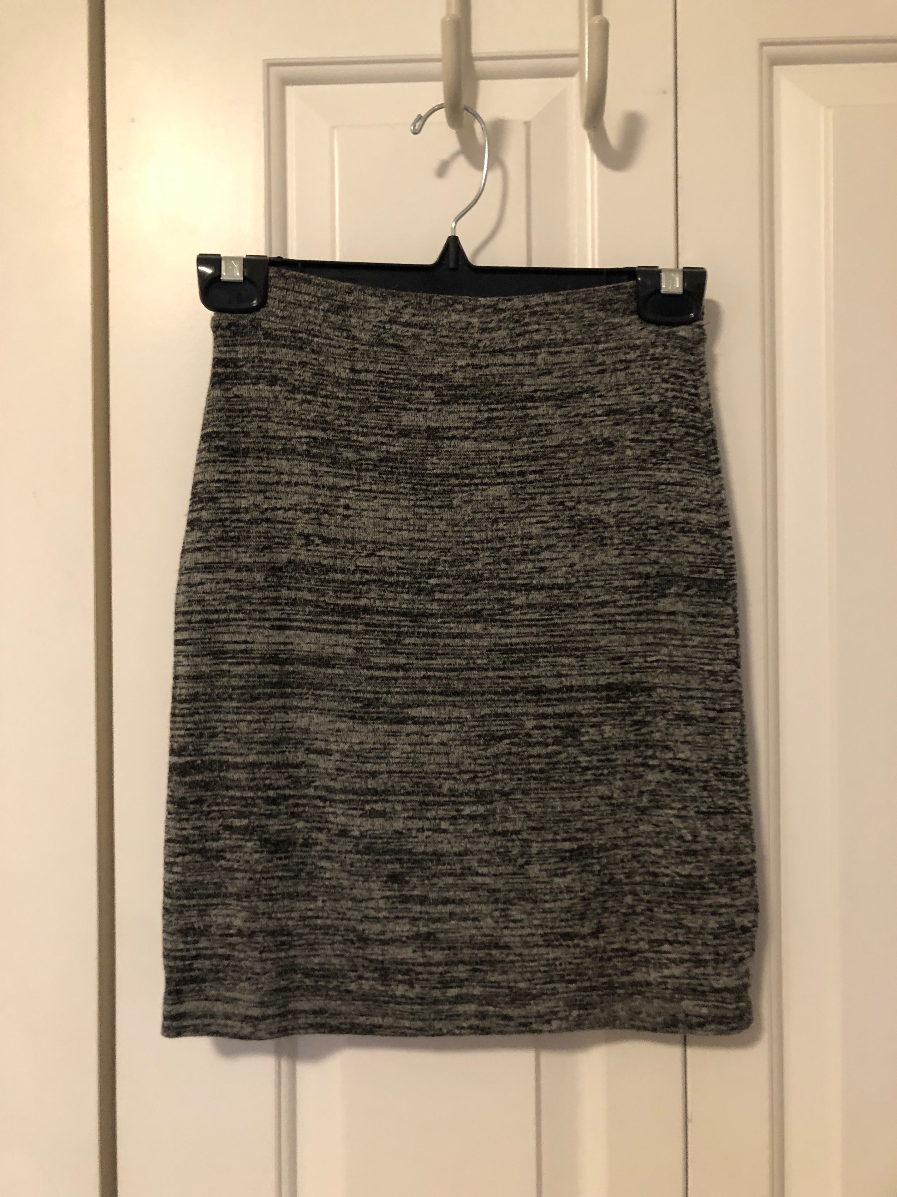 Stretchy Pencil Skirts (Grey & Black) - photo 2