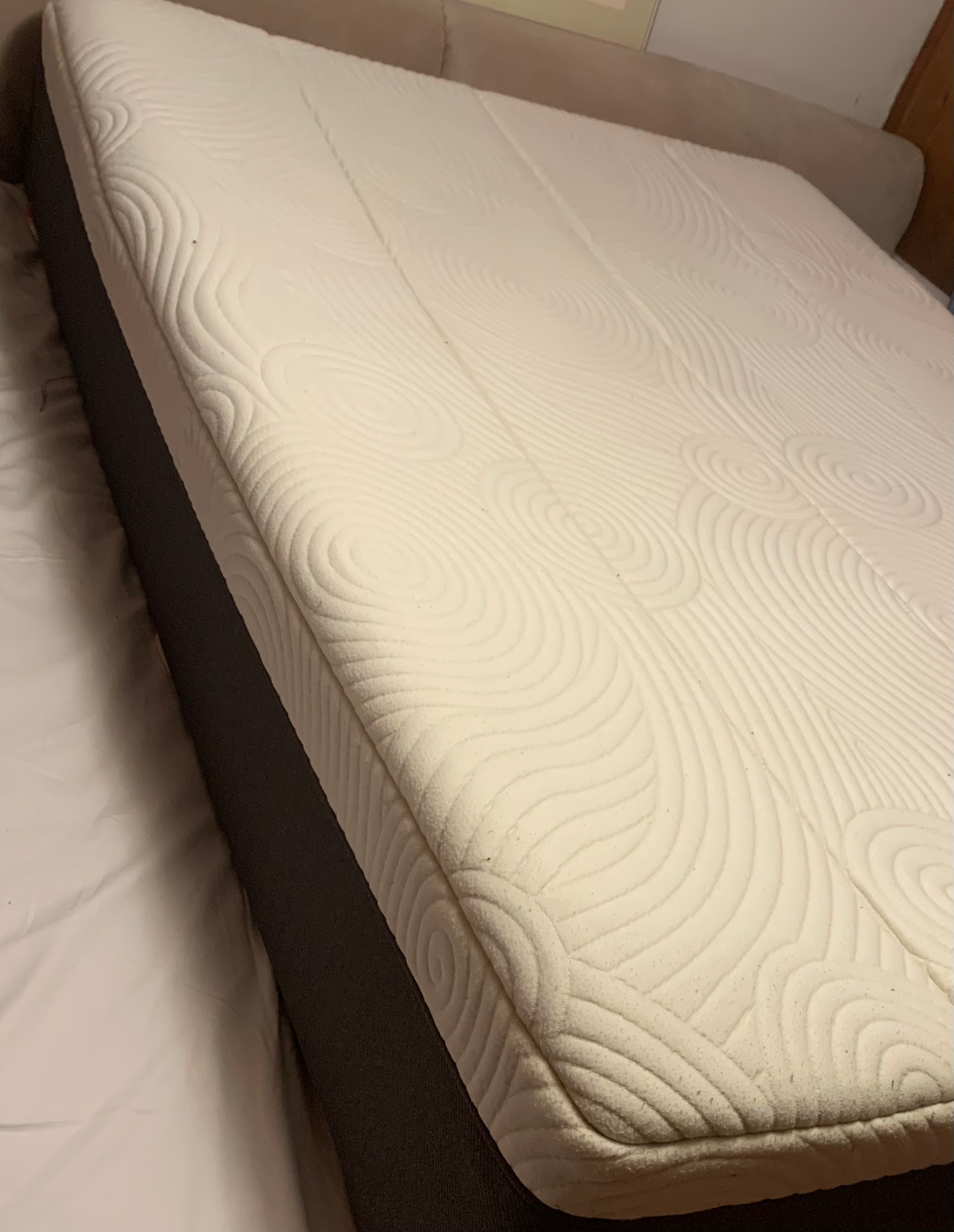 (12-01) ZINUS 12" THICKNESS MEMORY FOAM FULL SIZE MATTRESS - photo 4