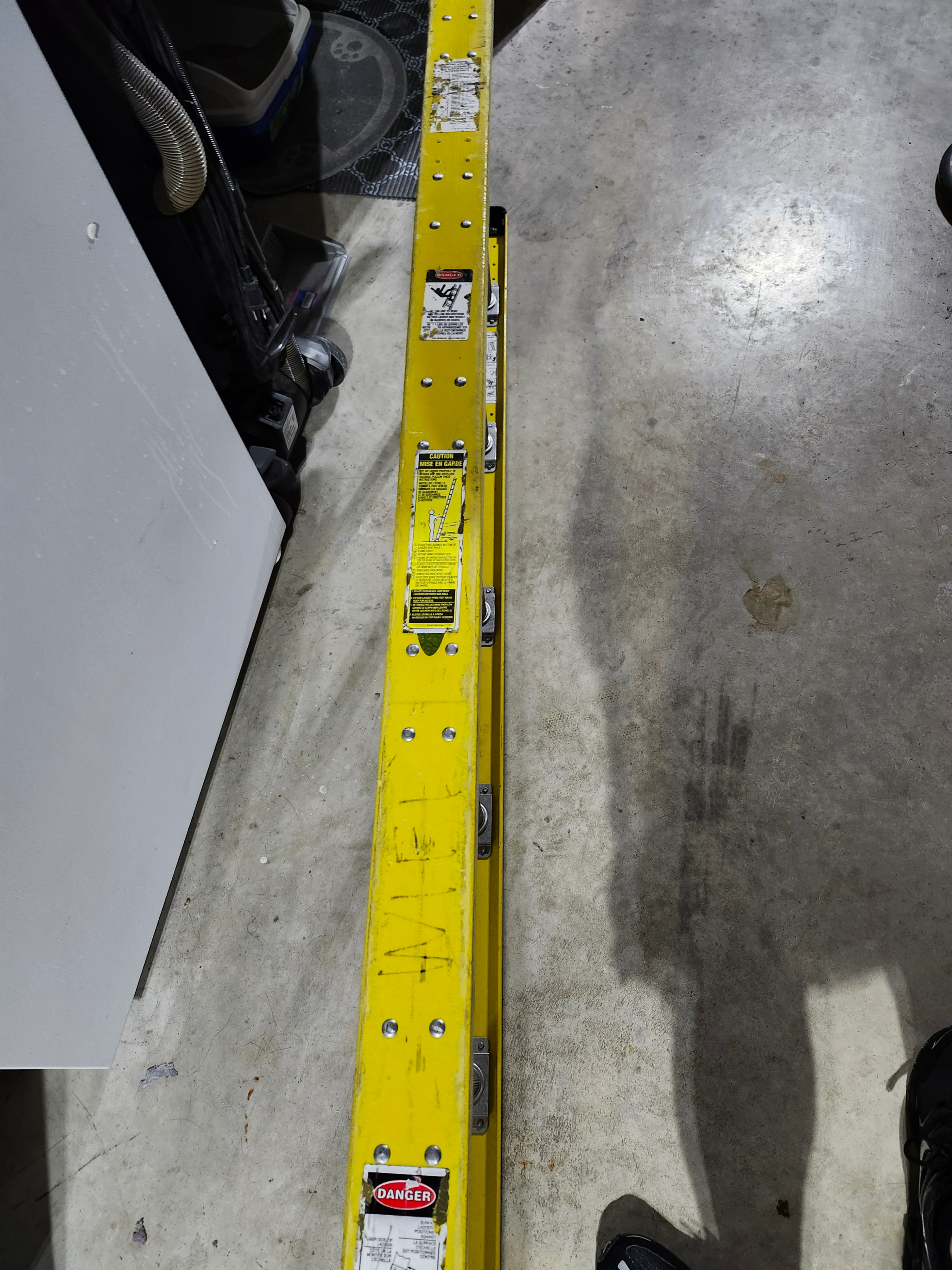 Werner  8ft Ladder - 375lbs Capacity - photo 4