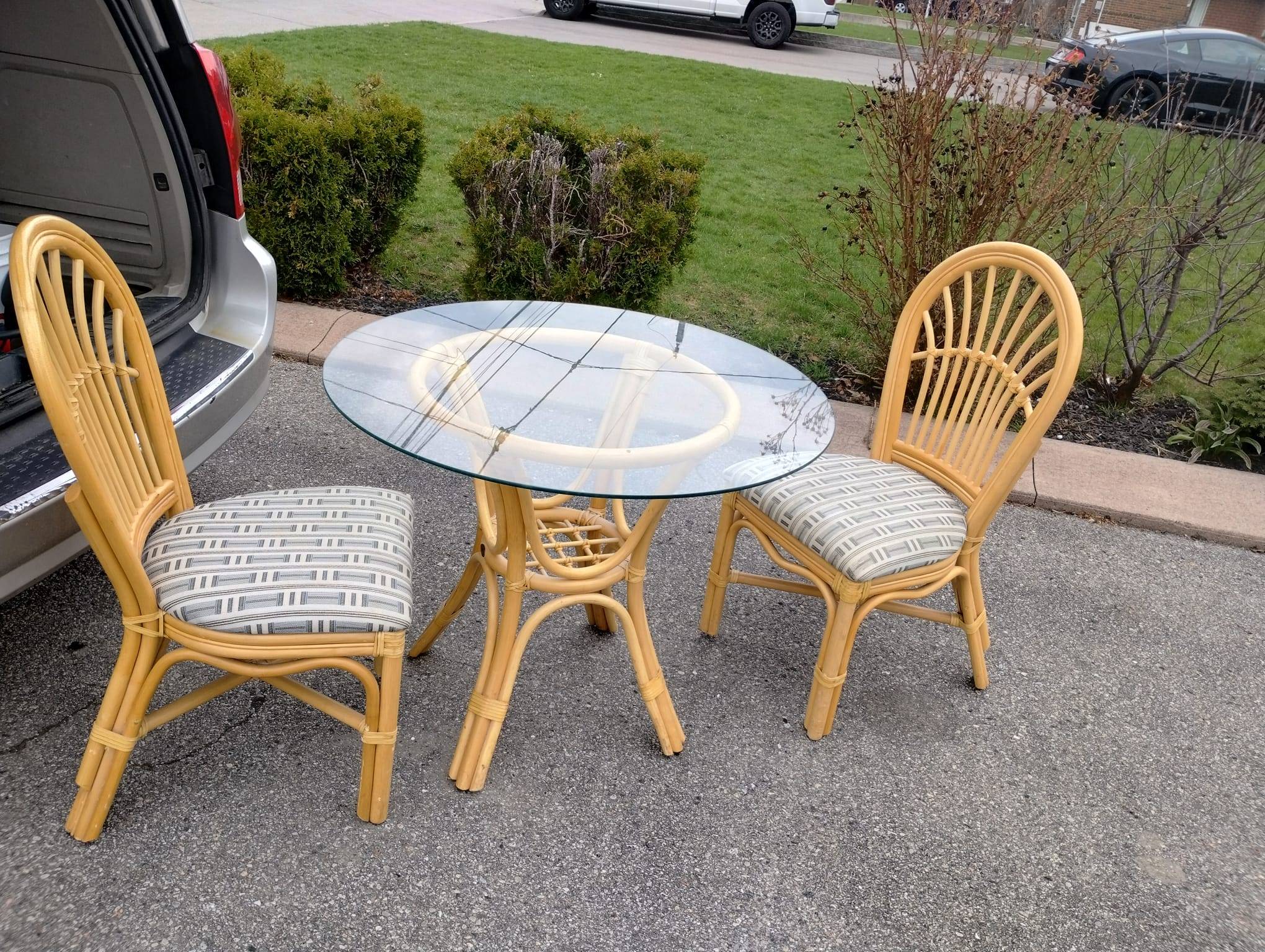 80's Retro 3-Piece Boca Rattan Wicker Table - photo 2