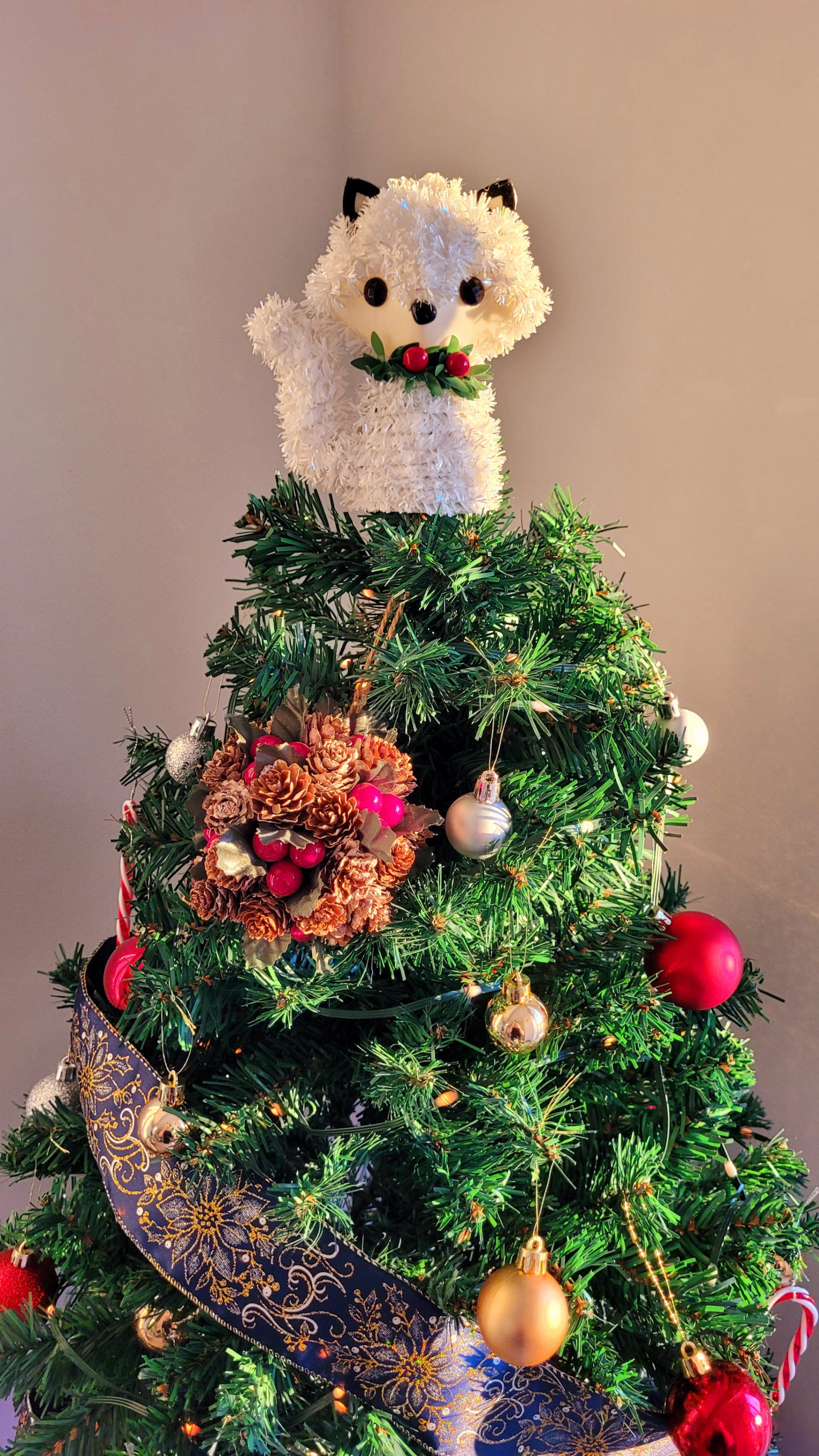 5ft Premium Christmas Tree + Ornaments & Bluetooth Lights - photo 2