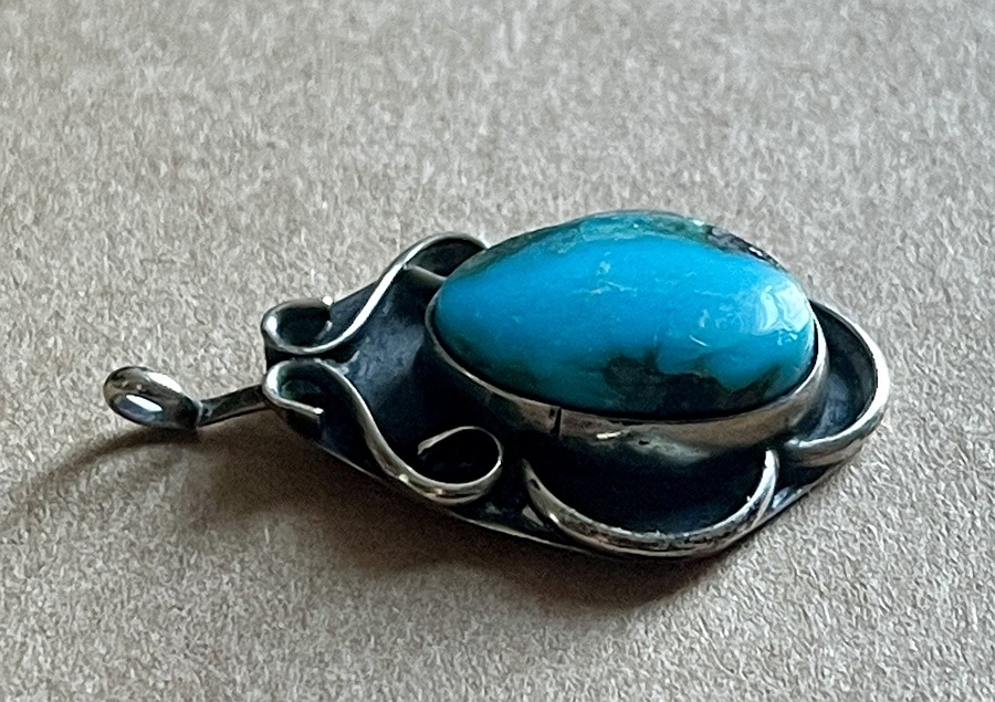 Turquoise and Silver Pendant - photo 2