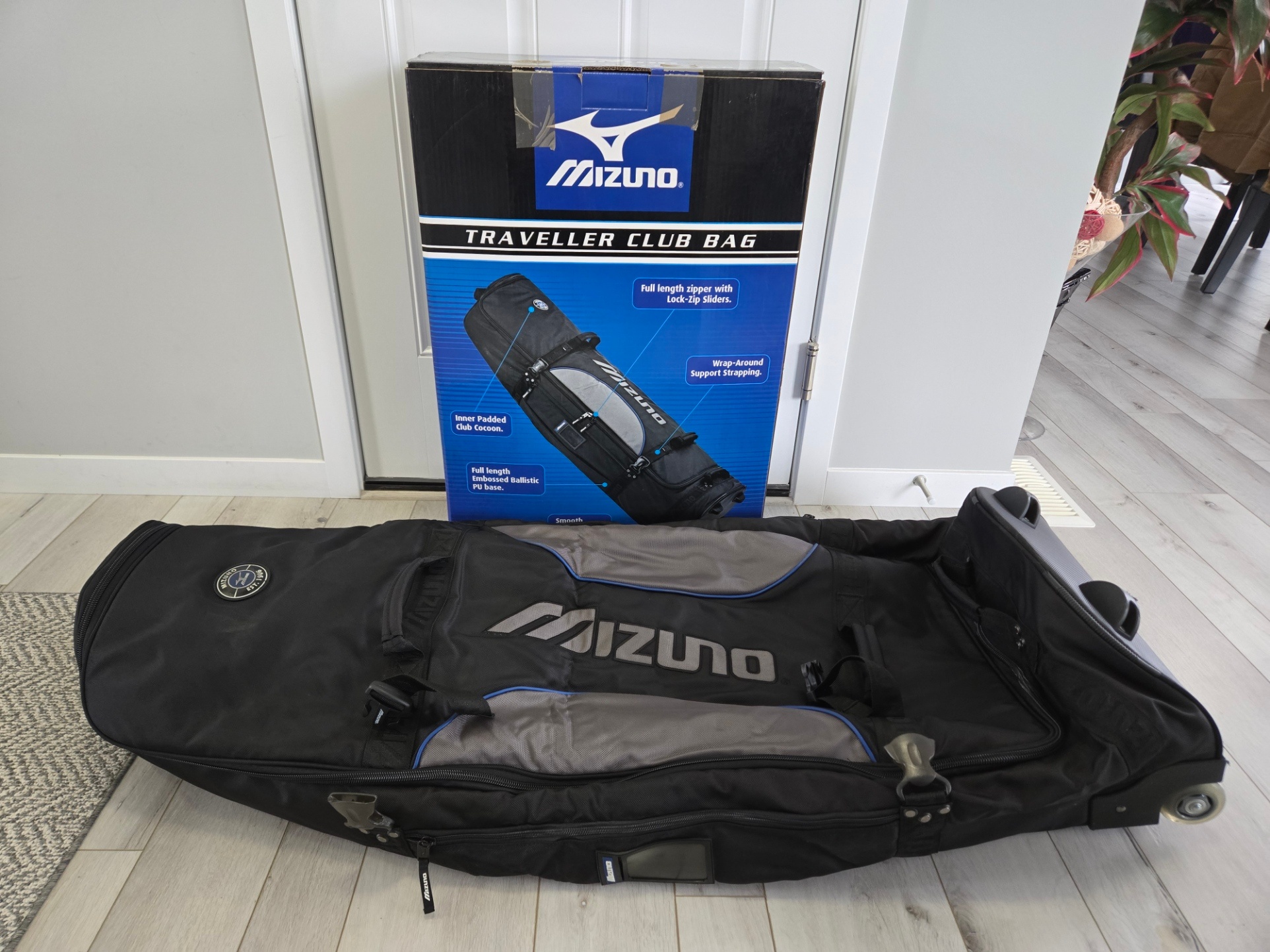 Mizuno Wheeled Golf Travel Cover