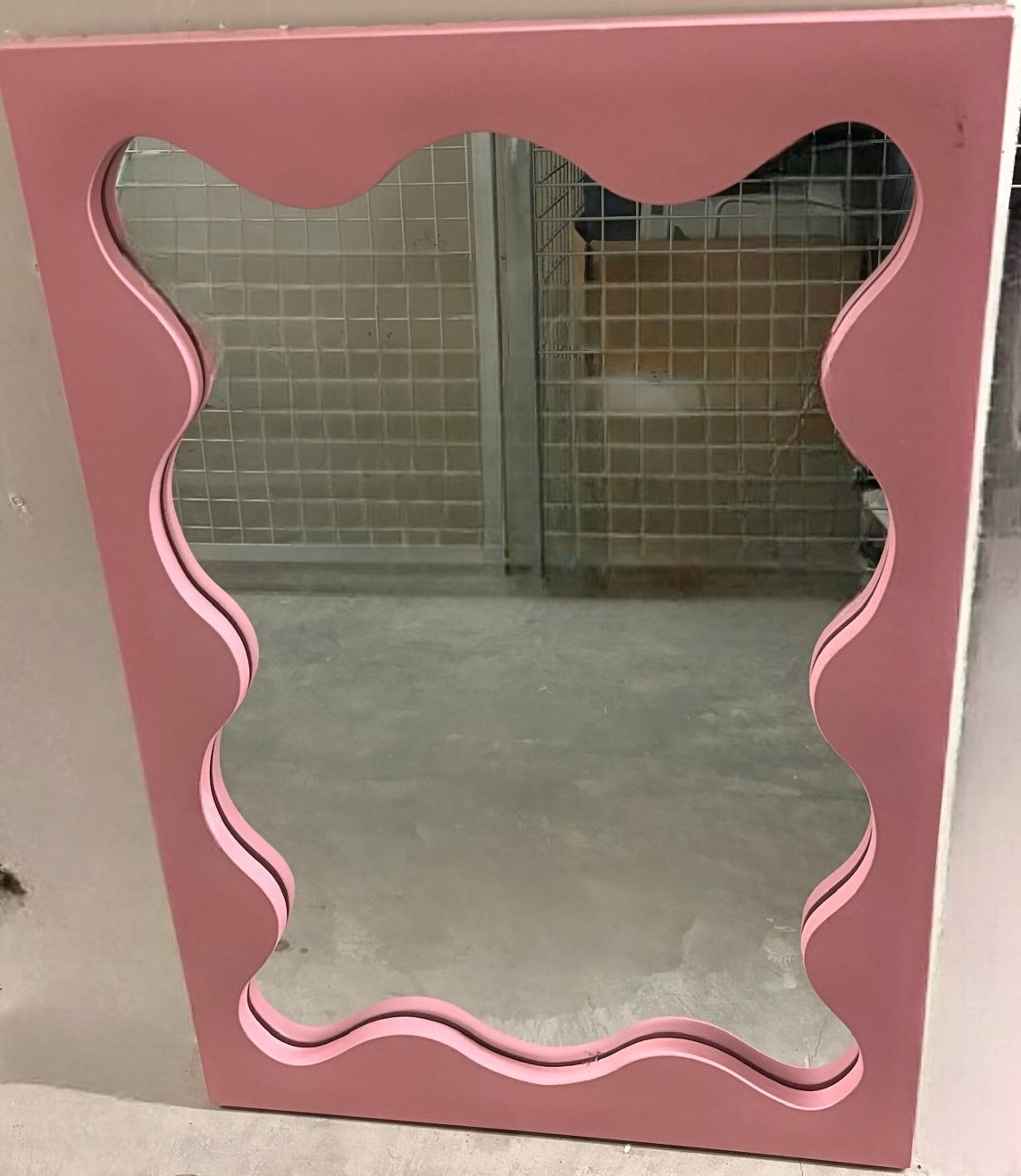 Pink Wavy Mirror 💖