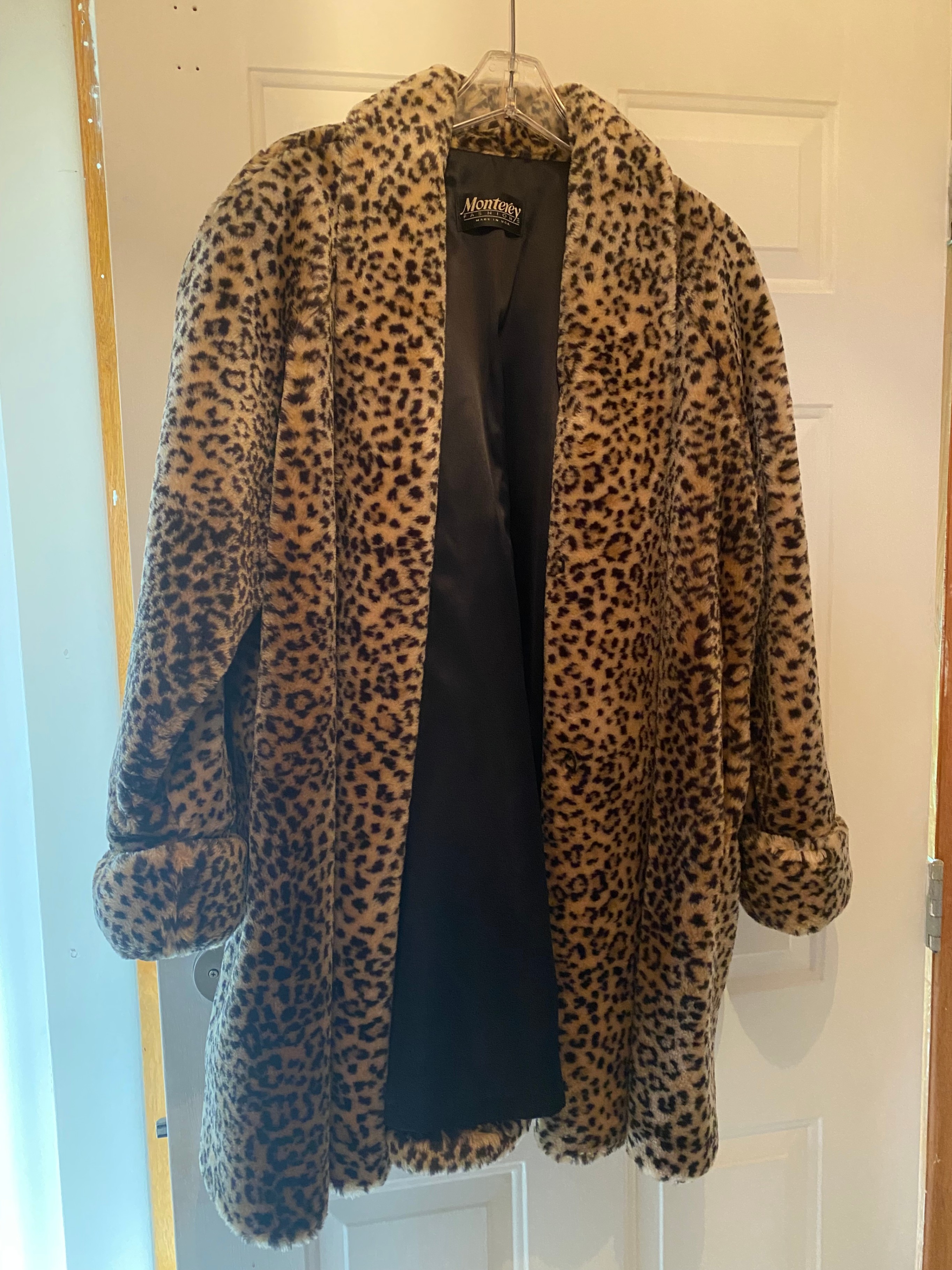 Reduced ! Monterey Leopard Print Faux Fur Coat – (XL)