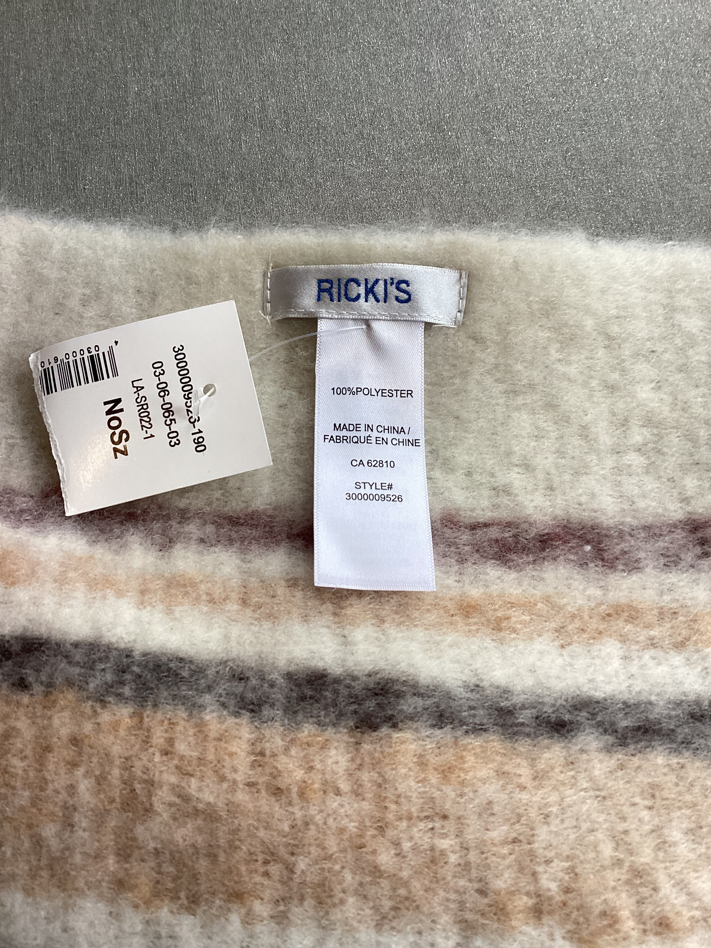 BRAND NEW RICKI'S PLAID SCARF - photo 2