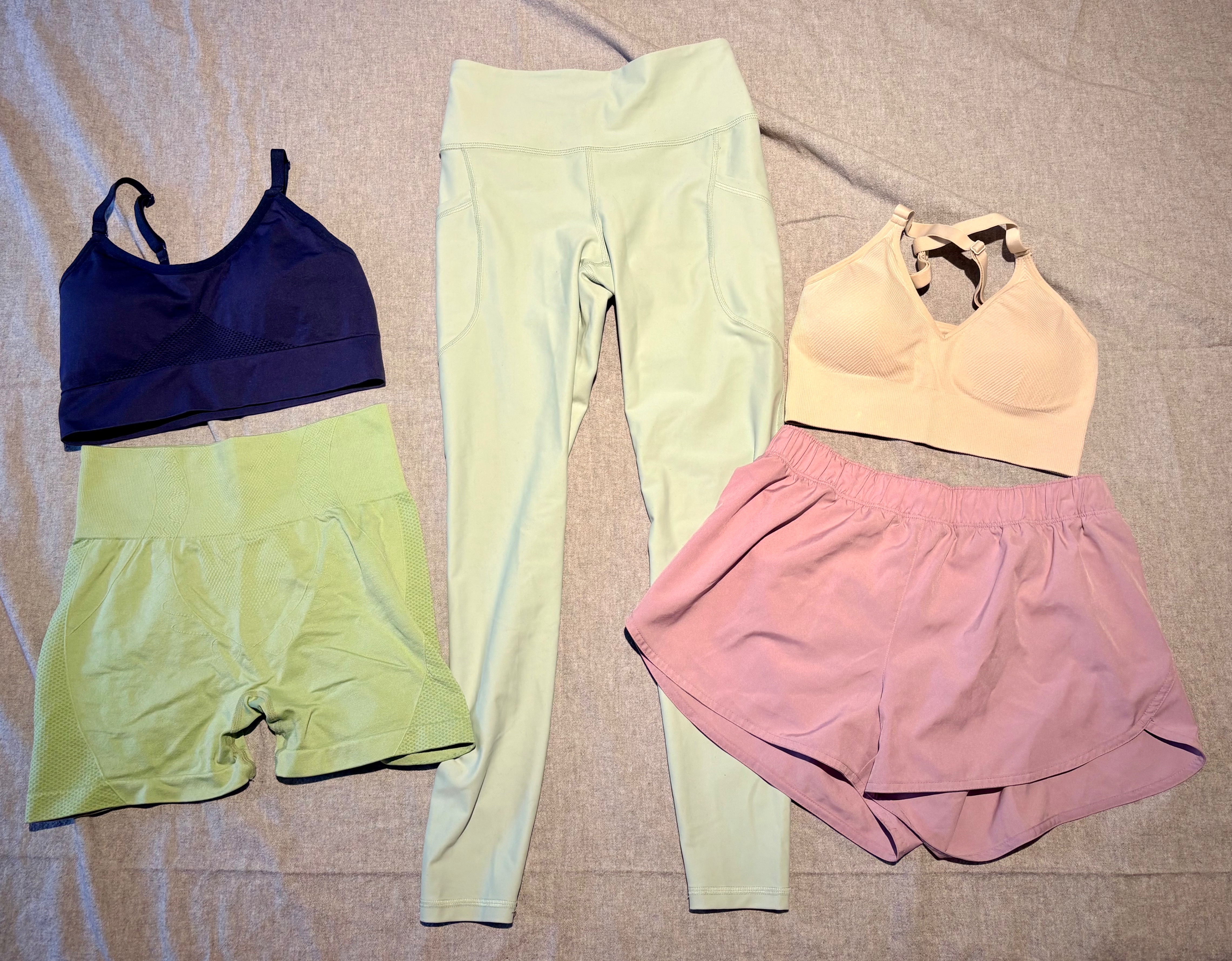 🏃‍♀️ Women’s Athletic Clothing Bundle — Small/Medium 🏃‍♀️ - photo 2