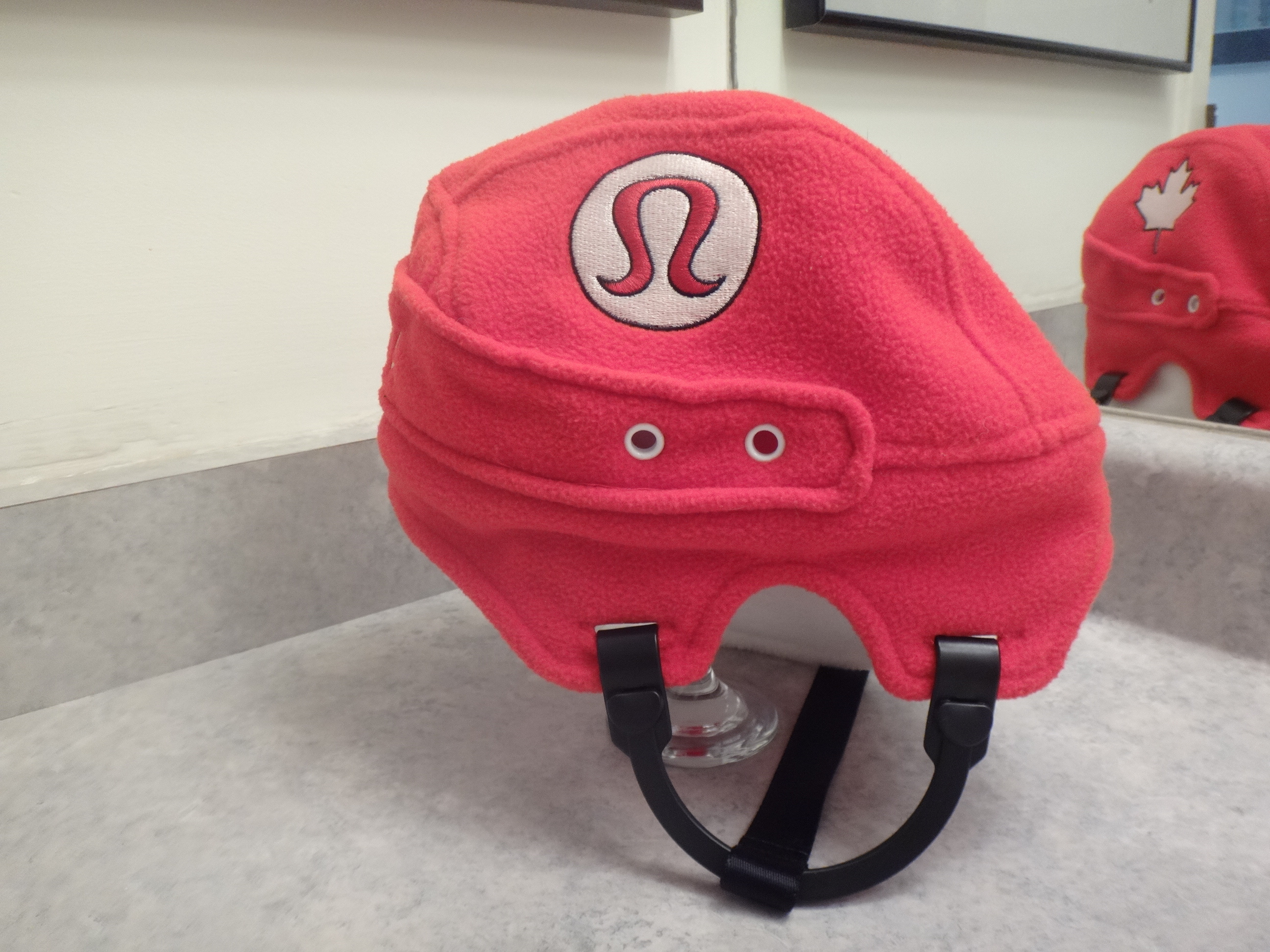 ✅♻️lululemon Team Canada Hockey Helmet Fleece Winter Toque Hat - photo 3