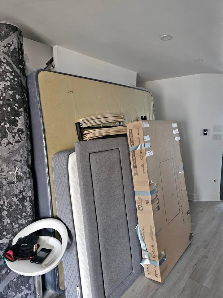 Queen size Bed with drawers - photo 3