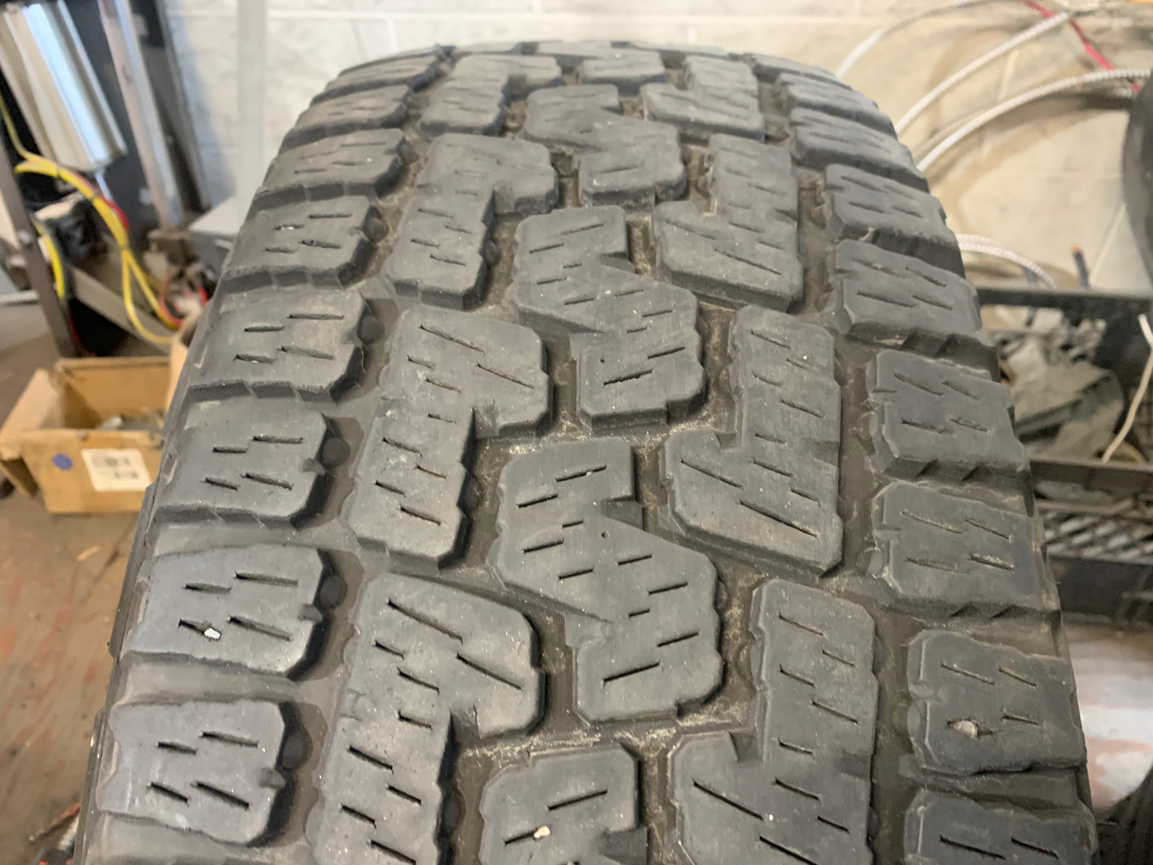 1 X single LT 275/70/18 10PR Pirelli Scorpion All Terrain Plus - photo 3