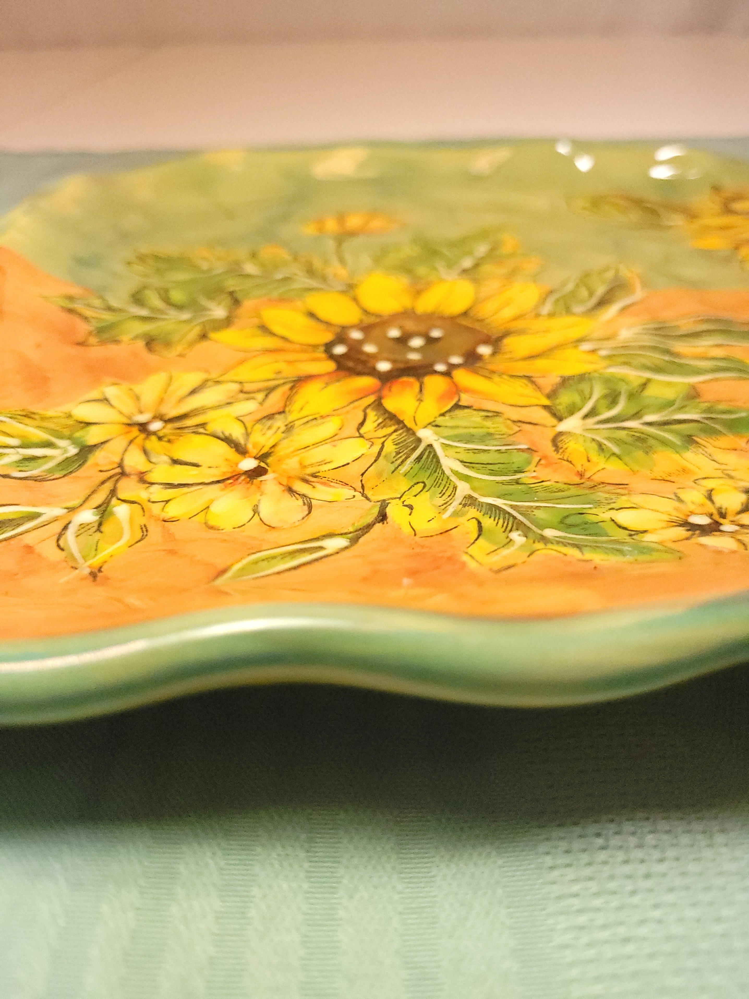 Hand Painted Sunflower Ceramic Square Plate, Circa 2001 - photo 2