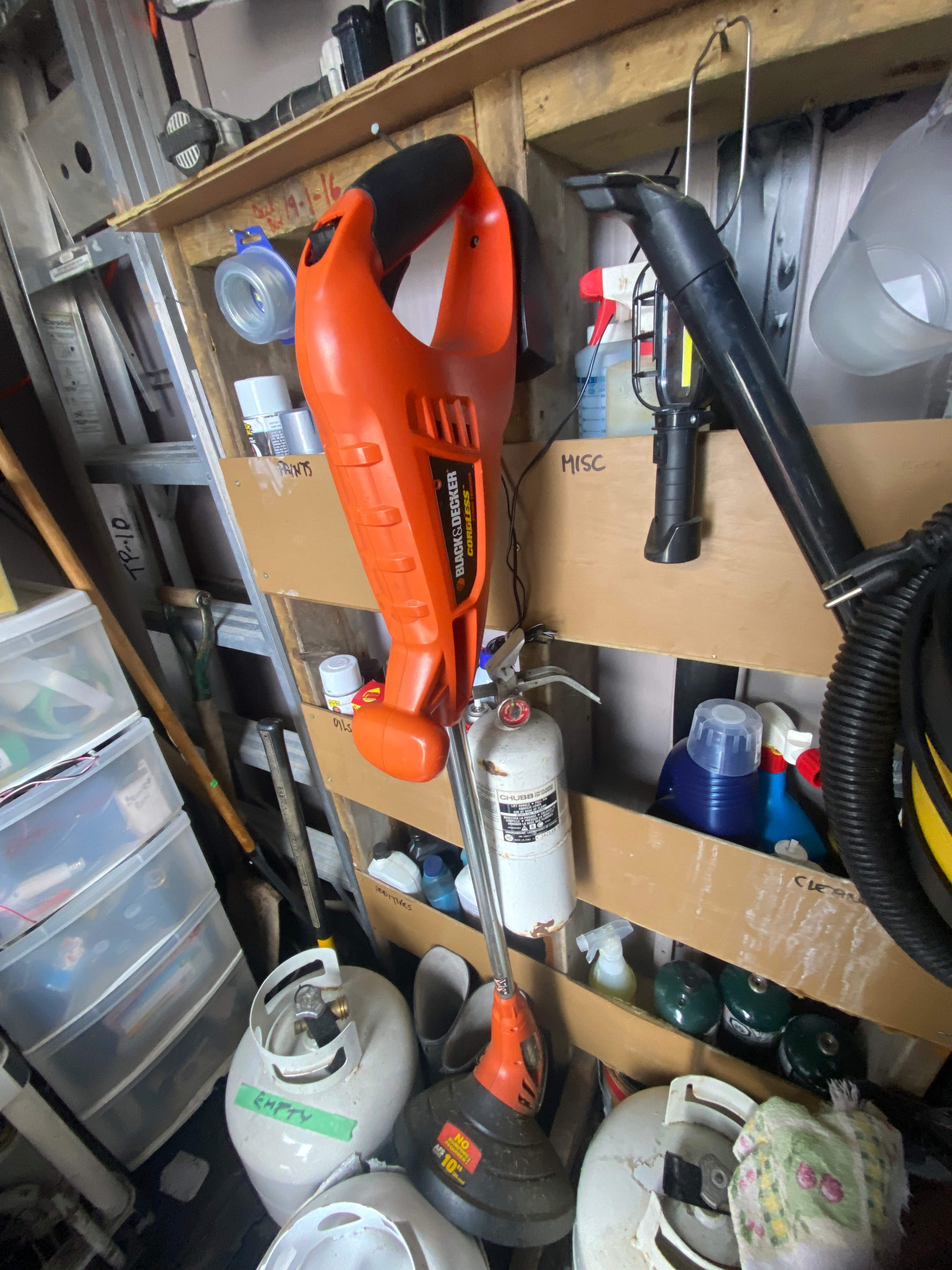 BLACK+DECKER Cordless Grass Trimmer - photo 2
