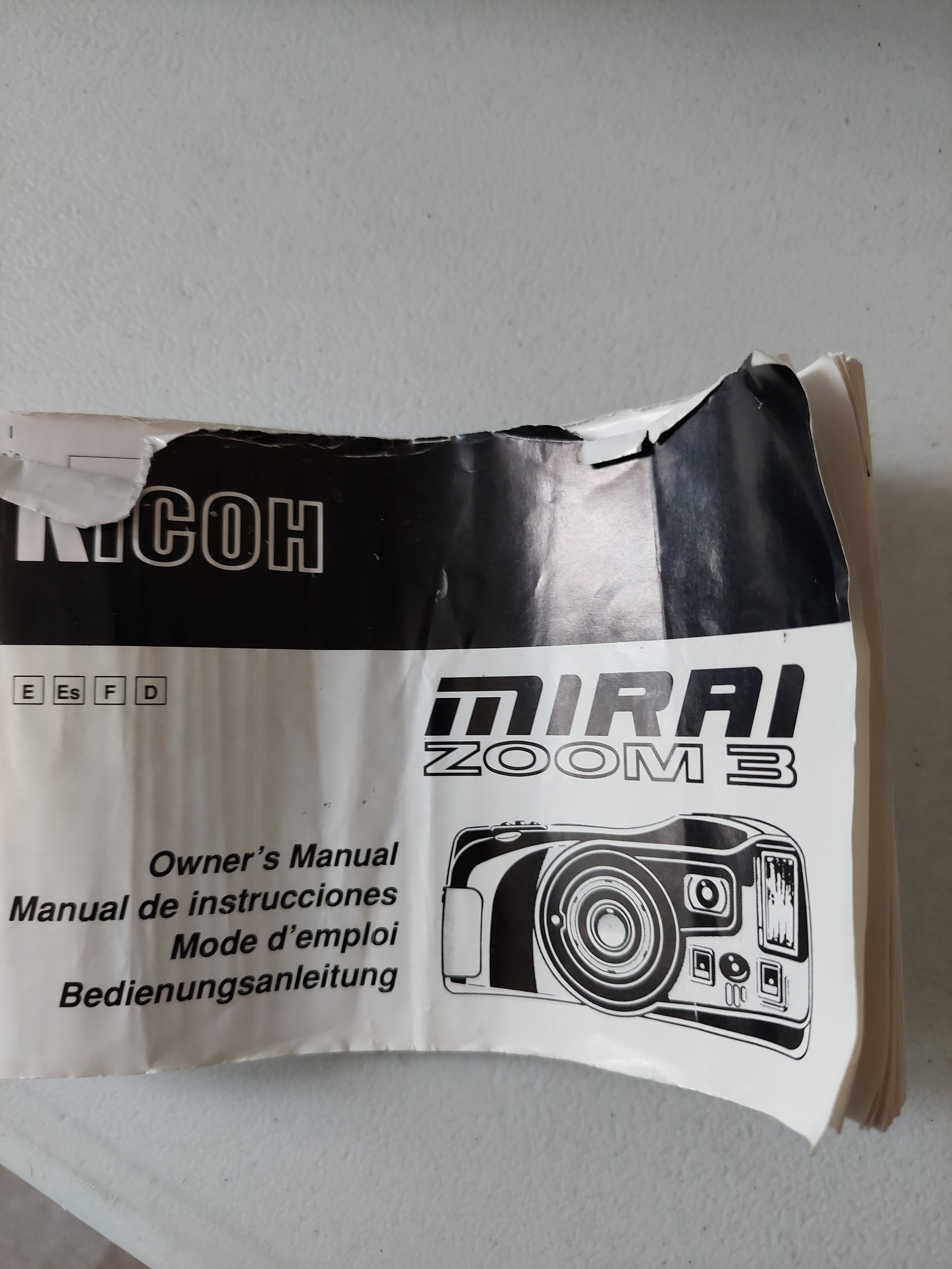 Ricoh Mirai Zoom 3 Camera with Bag and Manual - photo 4