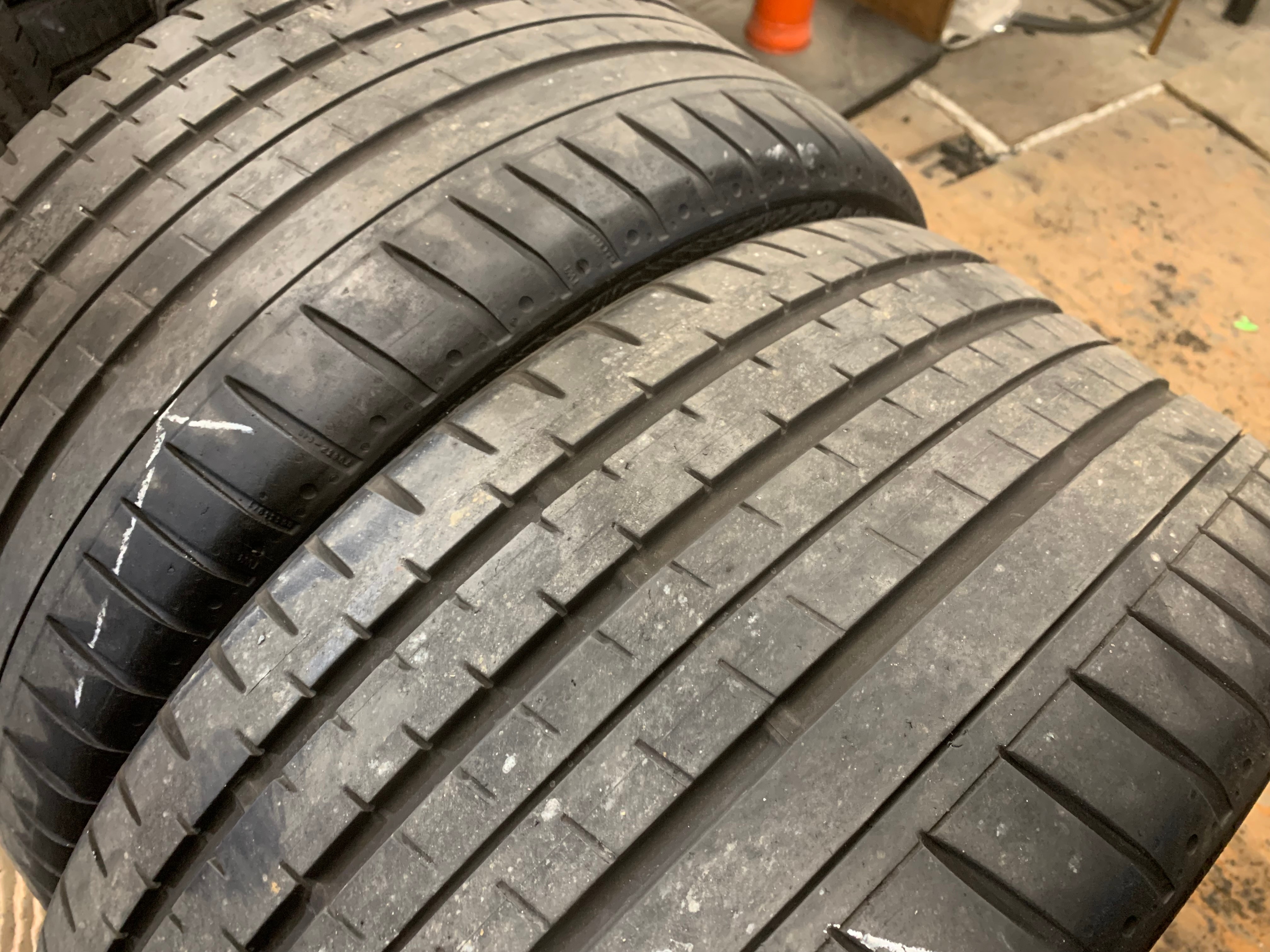 PAIR of 275/35/20 Continental Sport contact 2 MO with 70% tread - photo 3
