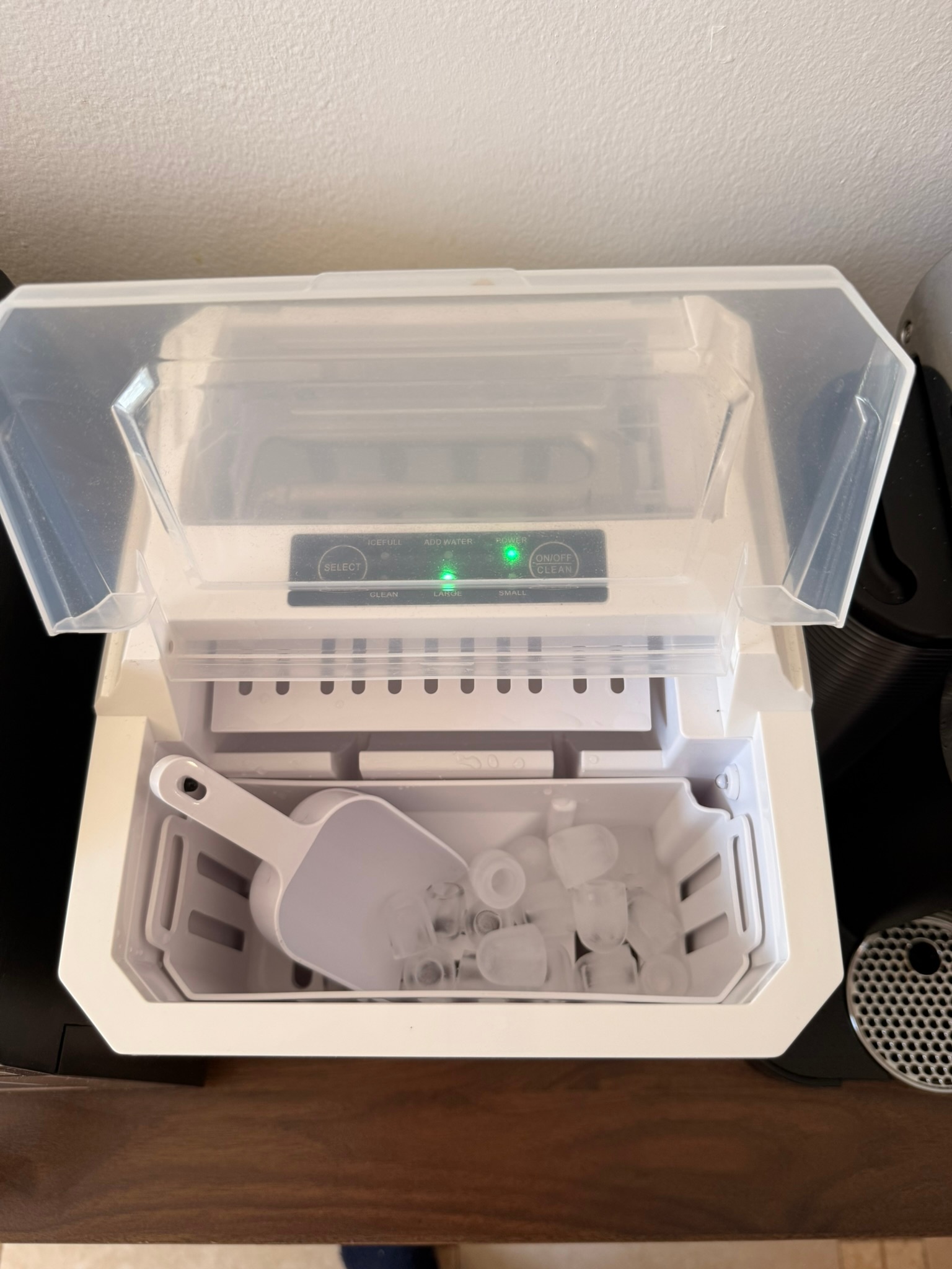 Countertop Ice Maker – Excellent Condition - photo 2