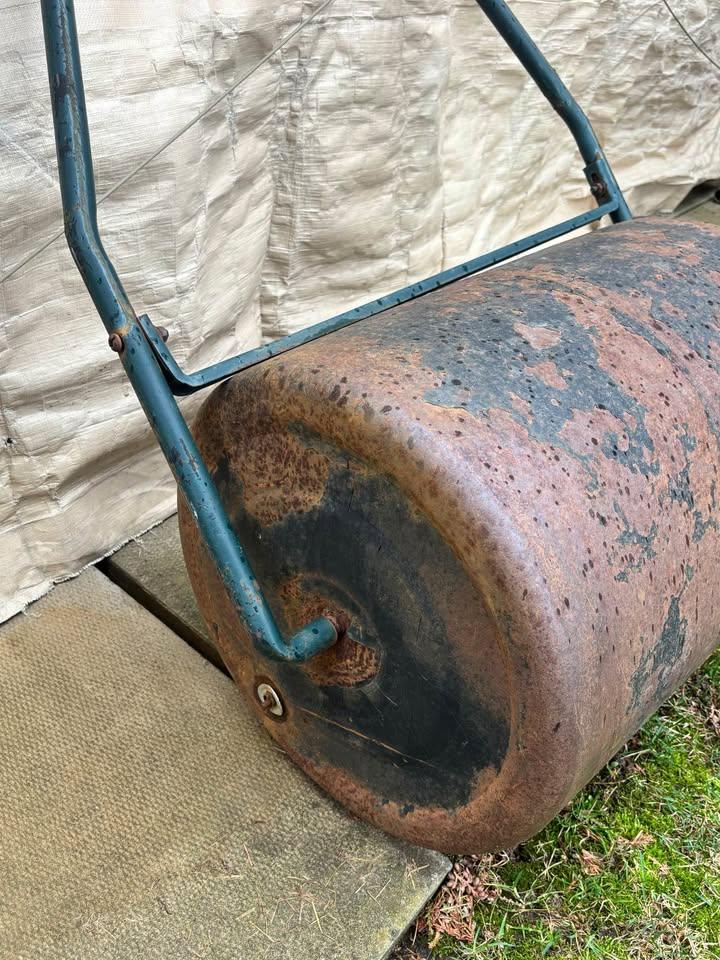 Manual metal lawn roller - photo 2
