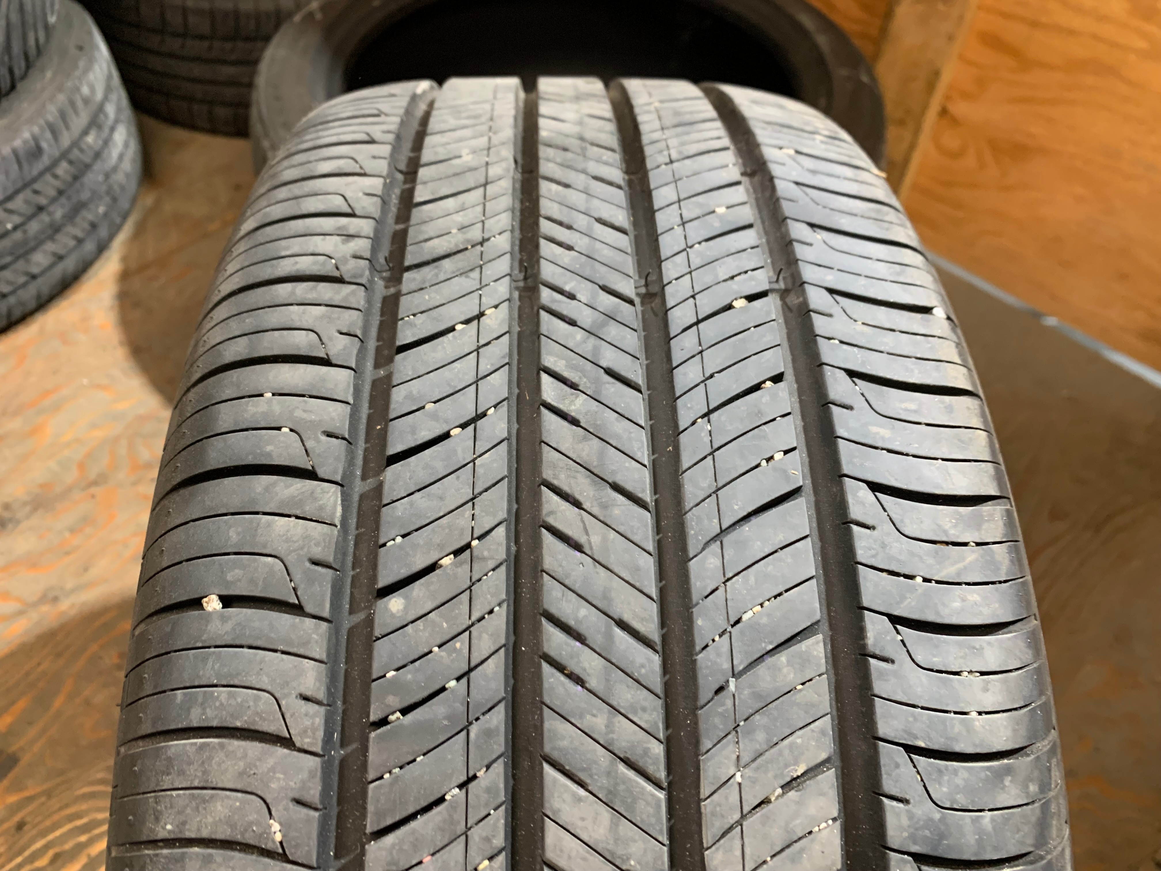 1 x single 225/45/17 91W M+S Hankook Kinergy GT with 85% tread - photo 3