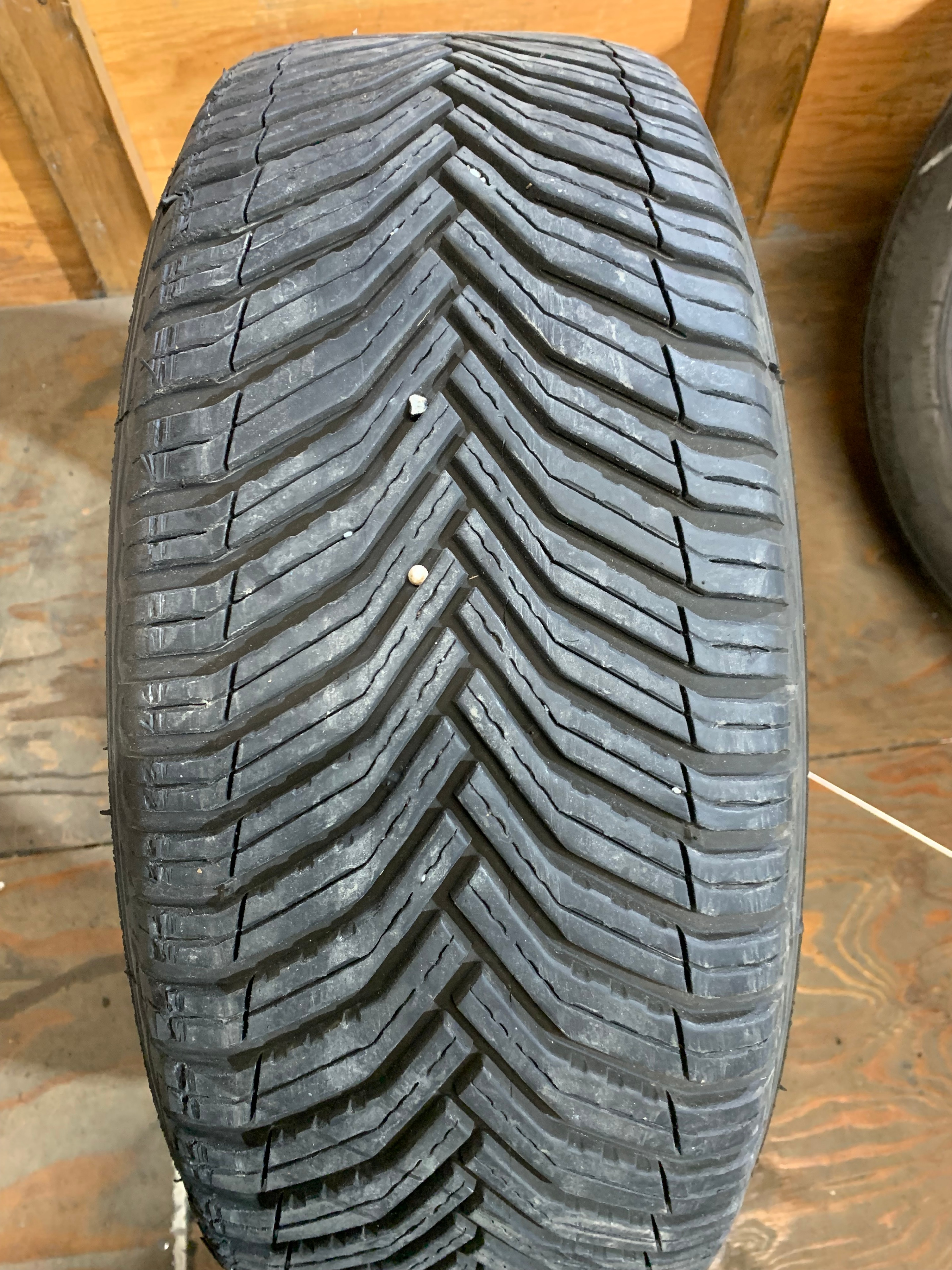 1 x single 215/55/17 94V M+S Michelin Cross climate 2 with 90%