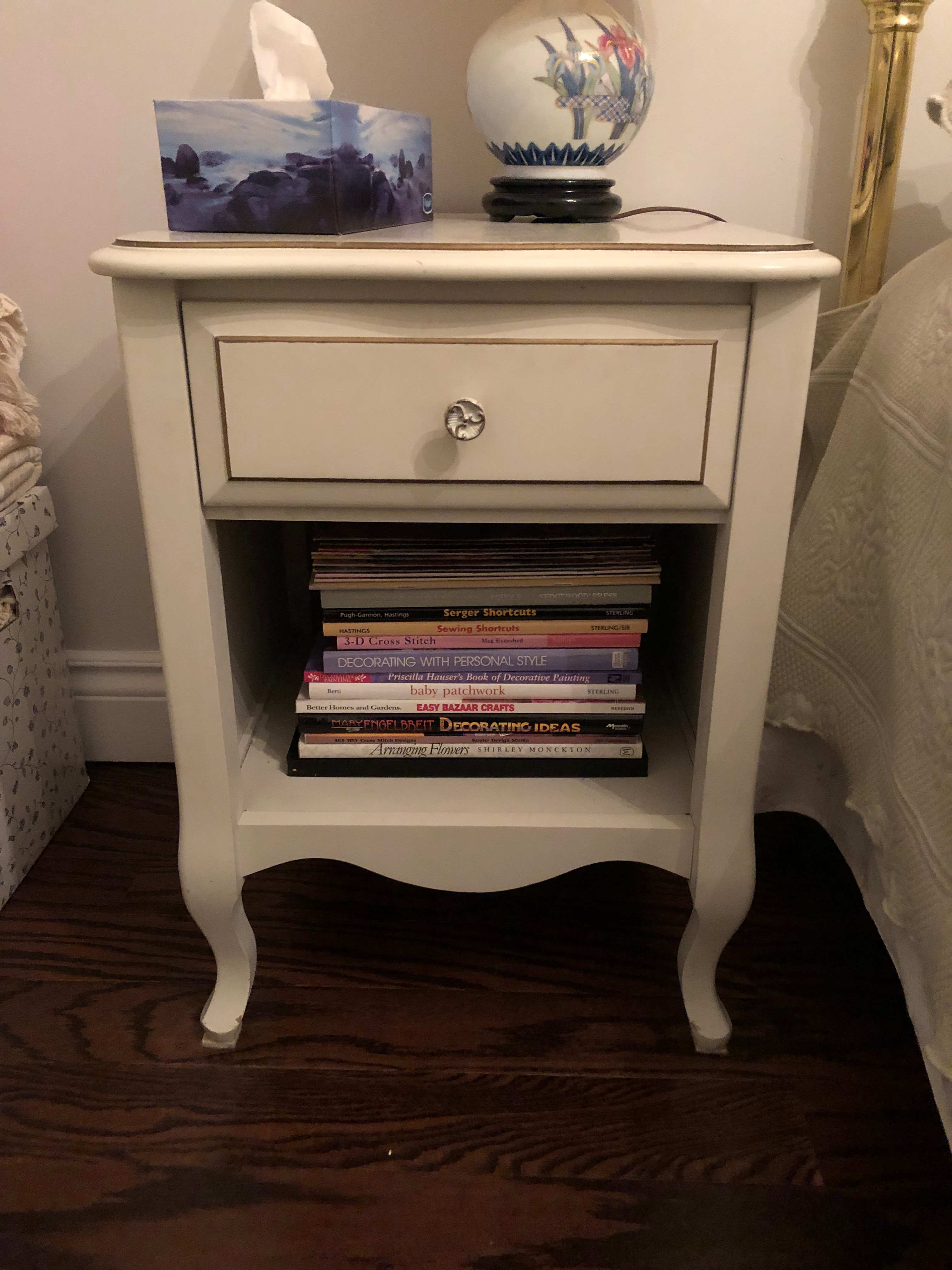 Vintage - White French Provincial Nighstand/table
