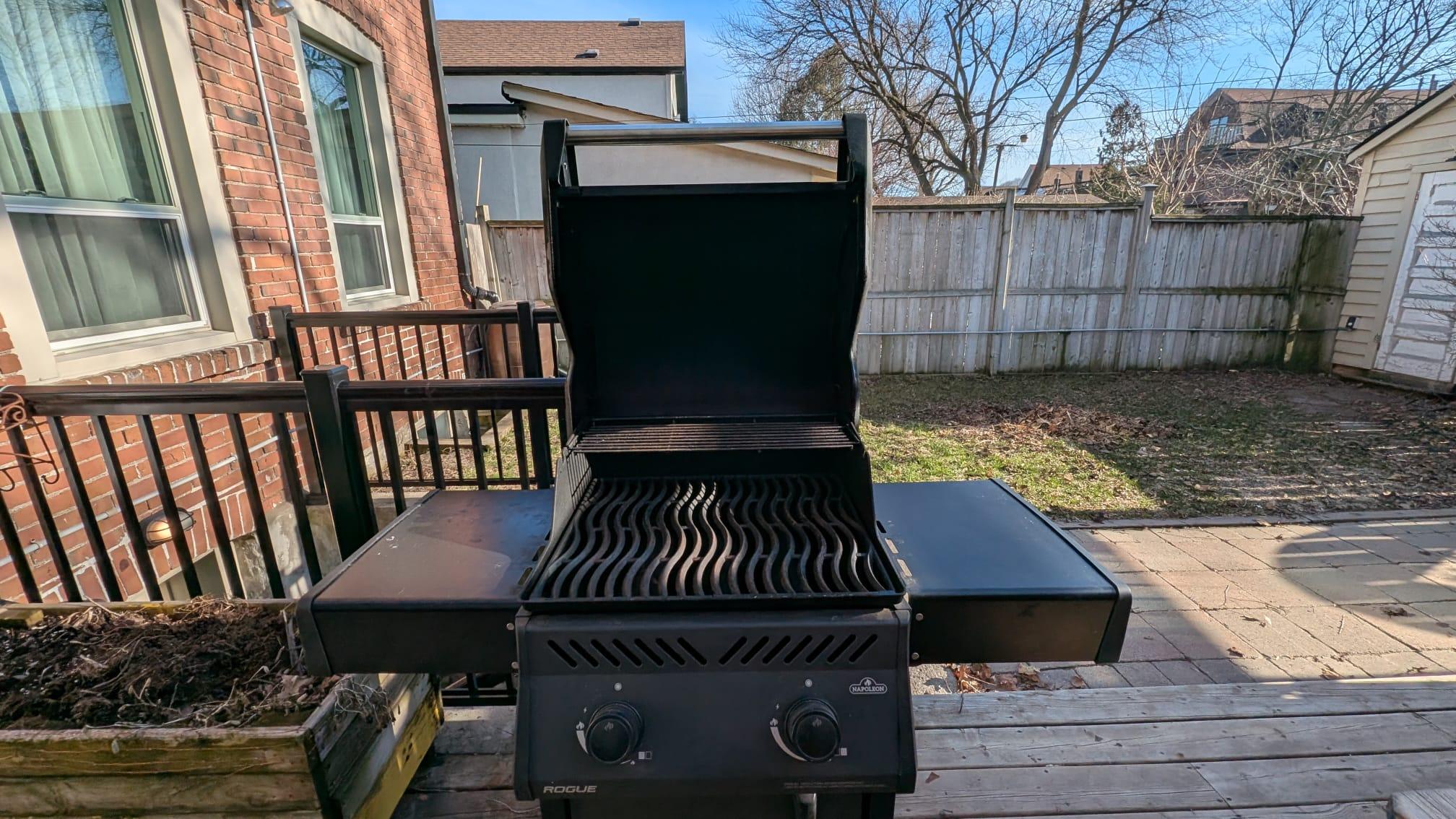 Napoleon Rogue Gas BBQ Grill - photo 5
