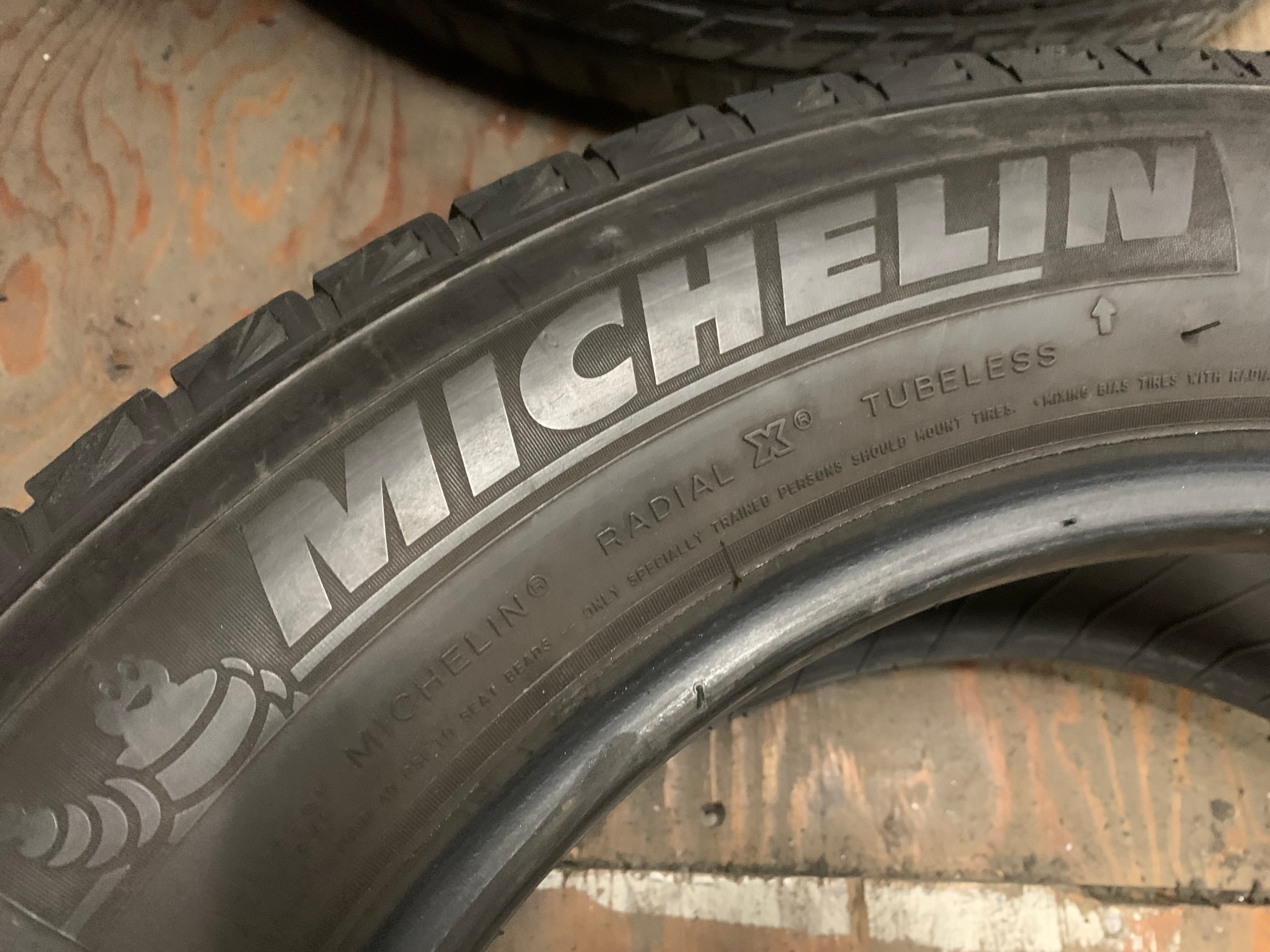 SET of 235/60/18 M+S 107T Michelin Latitude X-Ice 2 with 80% - photo 4