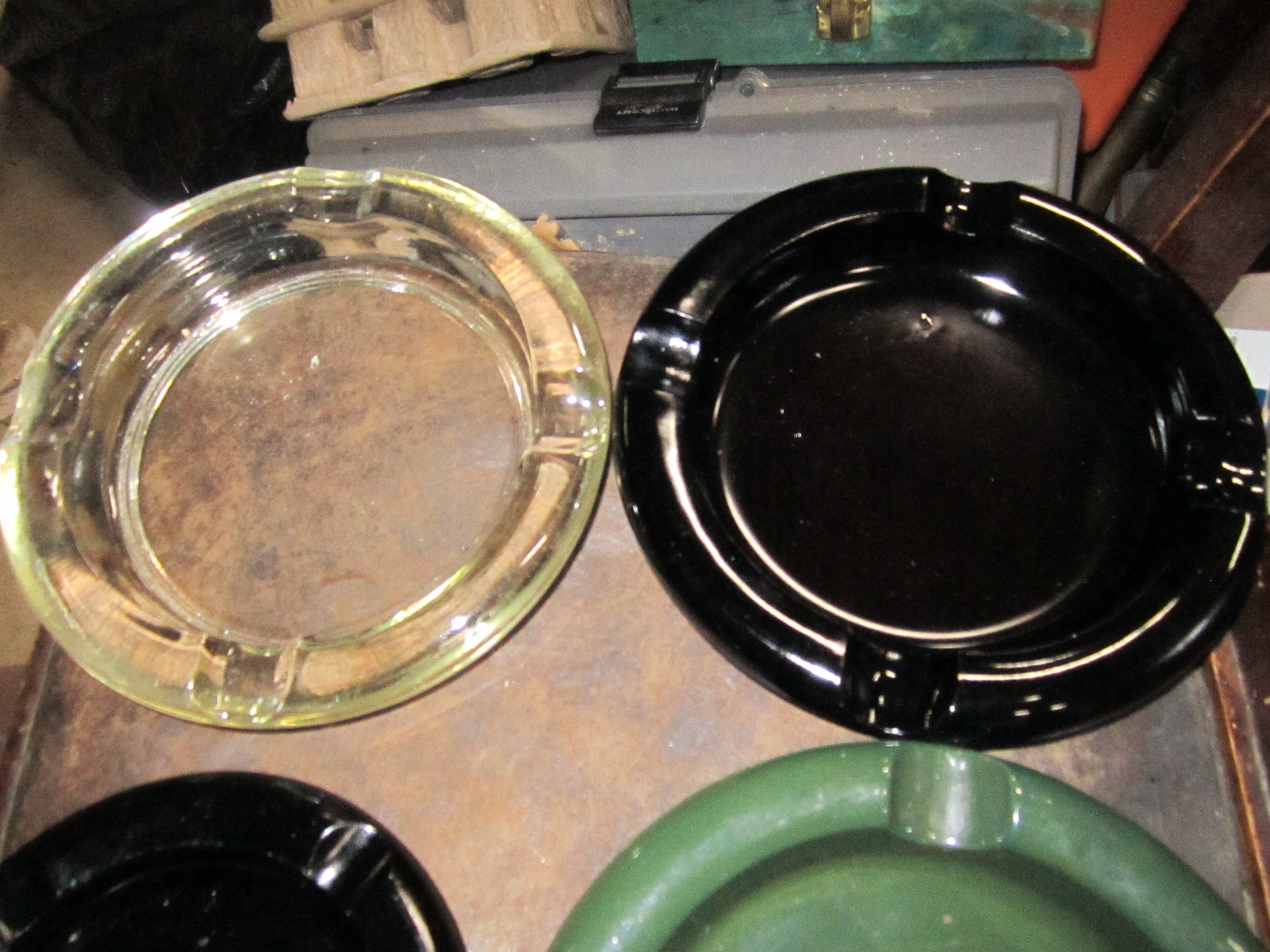 Variety of Ashtrays - photo 3