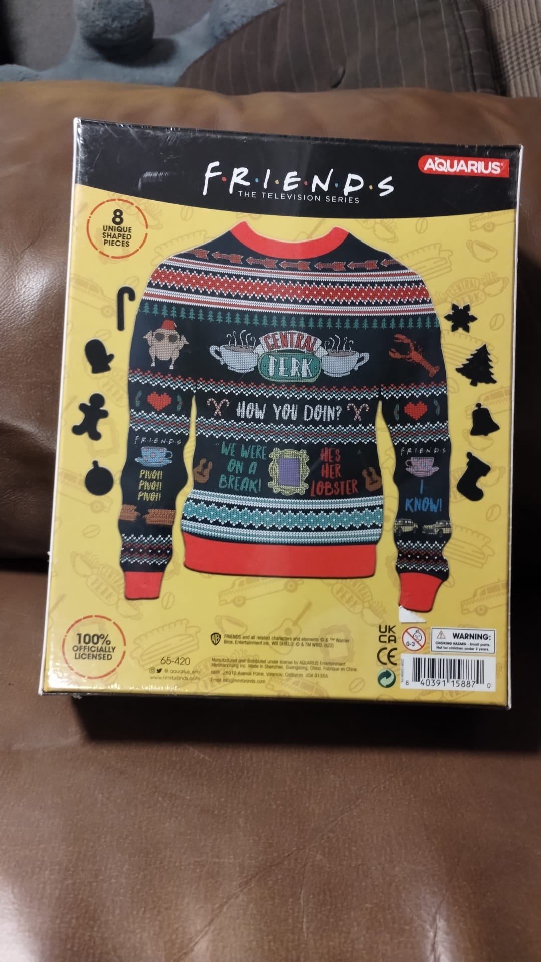 AQUARIUS Friends Ugly Sweater Shaped Puzzle - photo 2