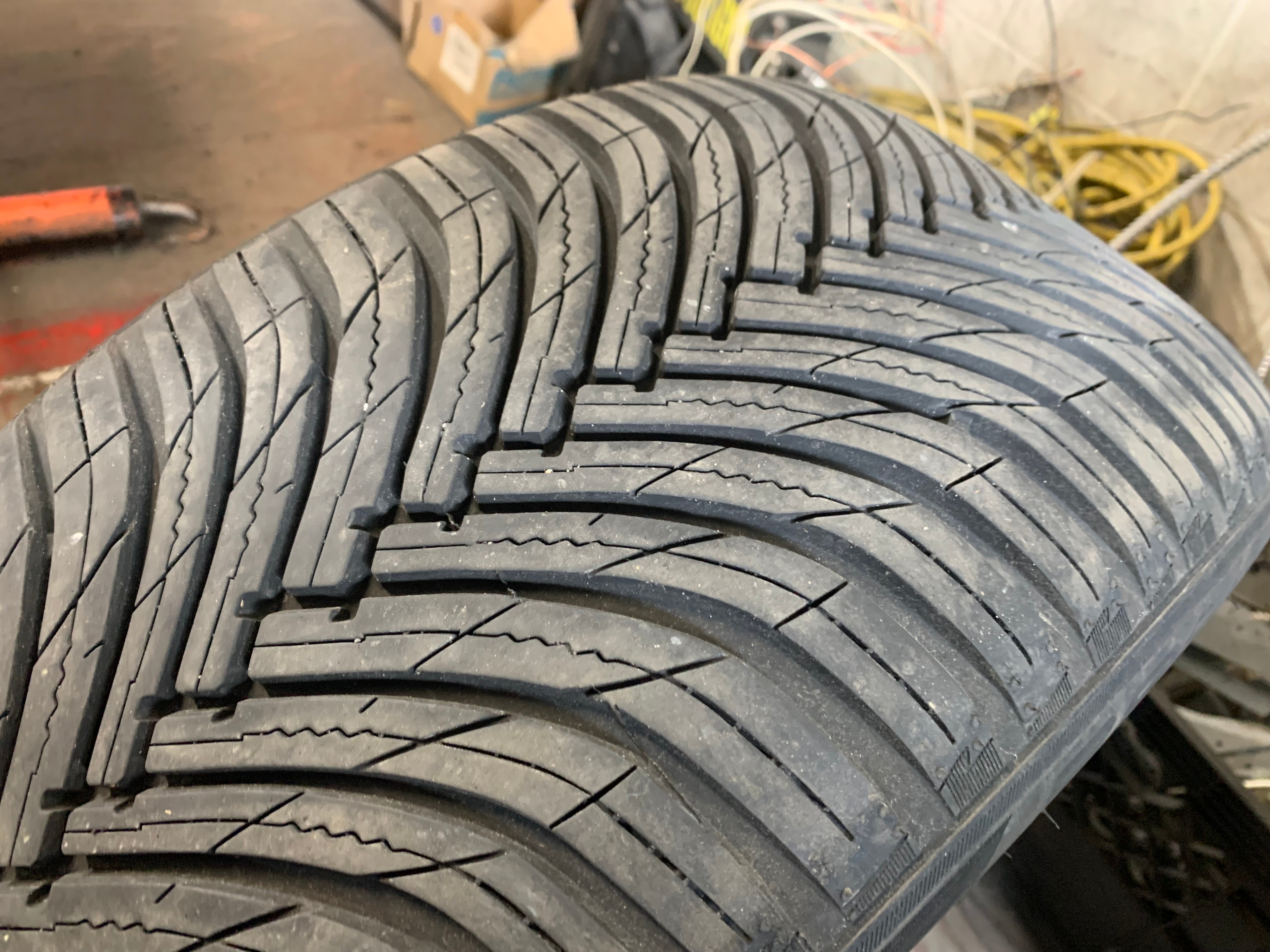 1 X single 235/45/18 98W M+S Maxxis Premitra A/S with 85% tread - photo 4
