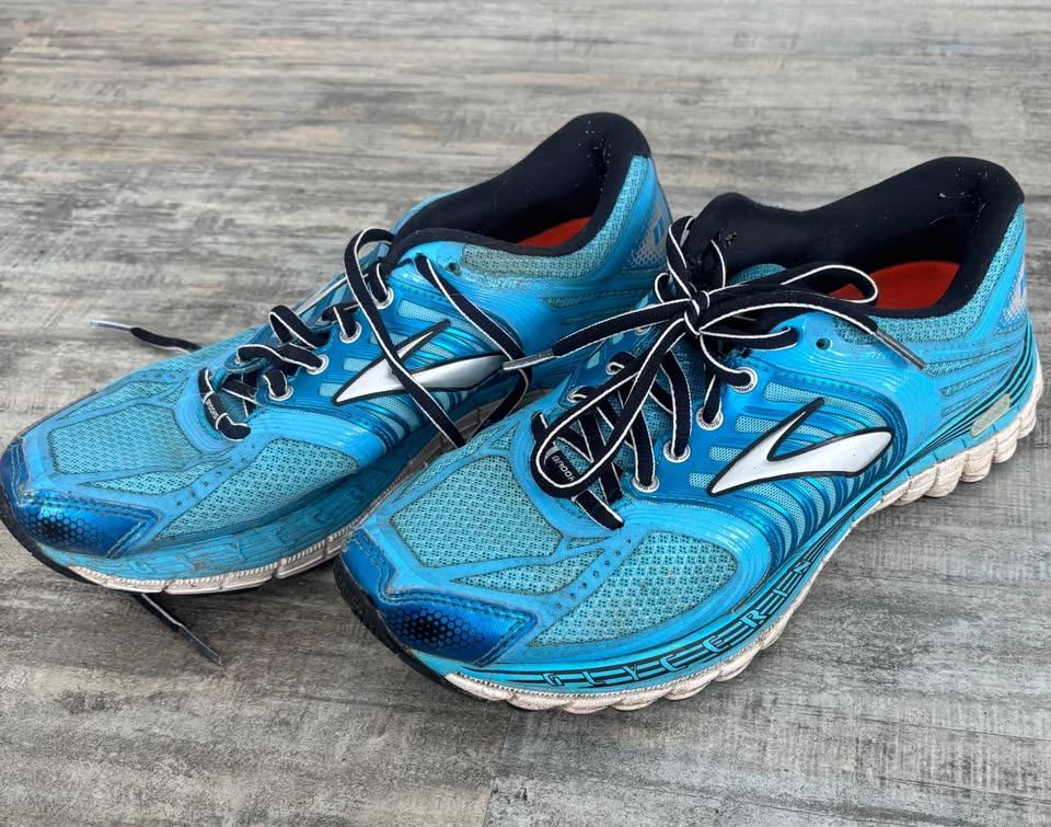 Brooks Size 8 sneakers