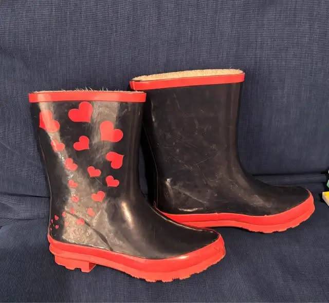 Girl's Lined Rainboots (Size 3)