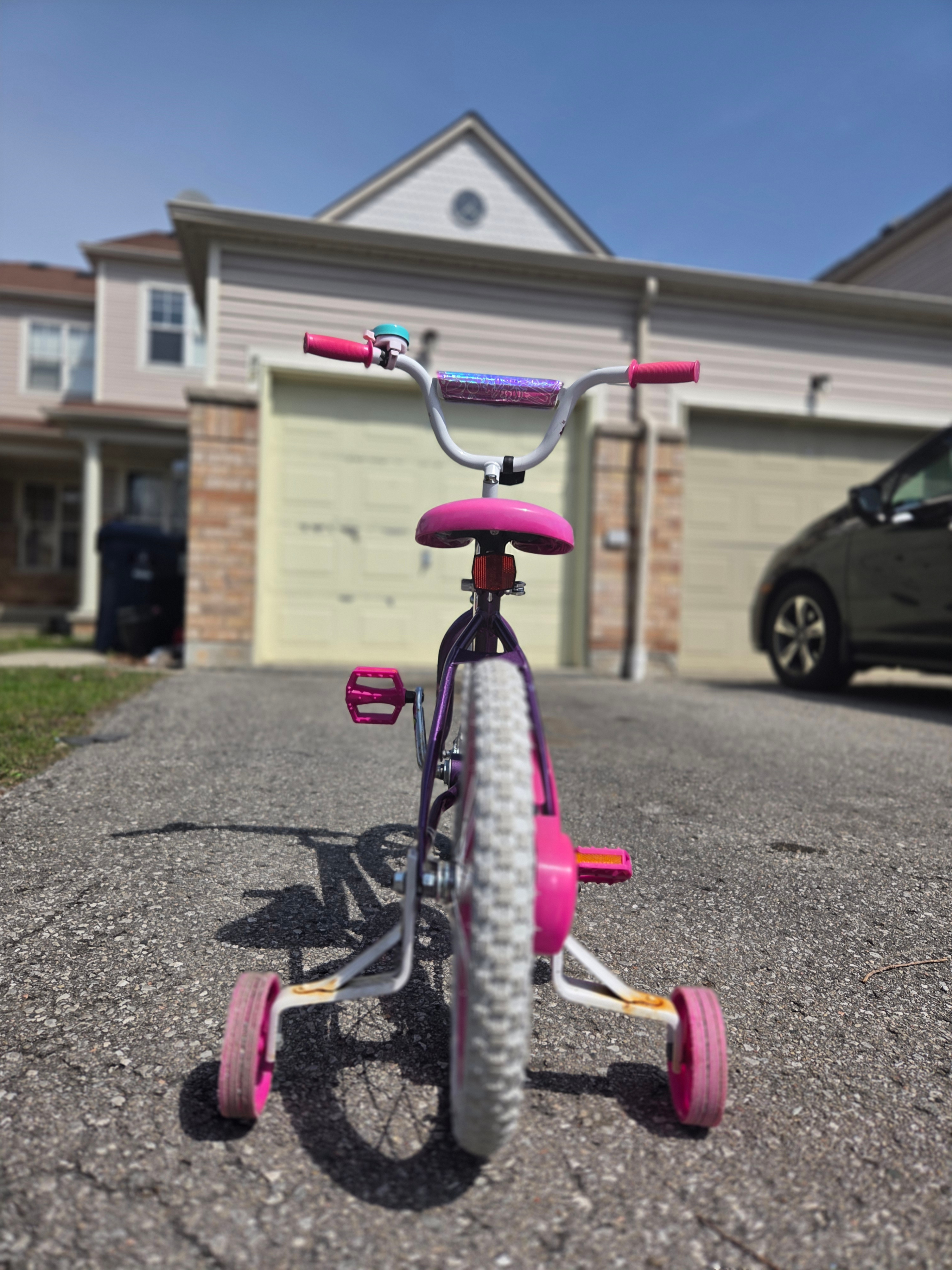Huffy "Razzle" Girls Tricycle - photo 5