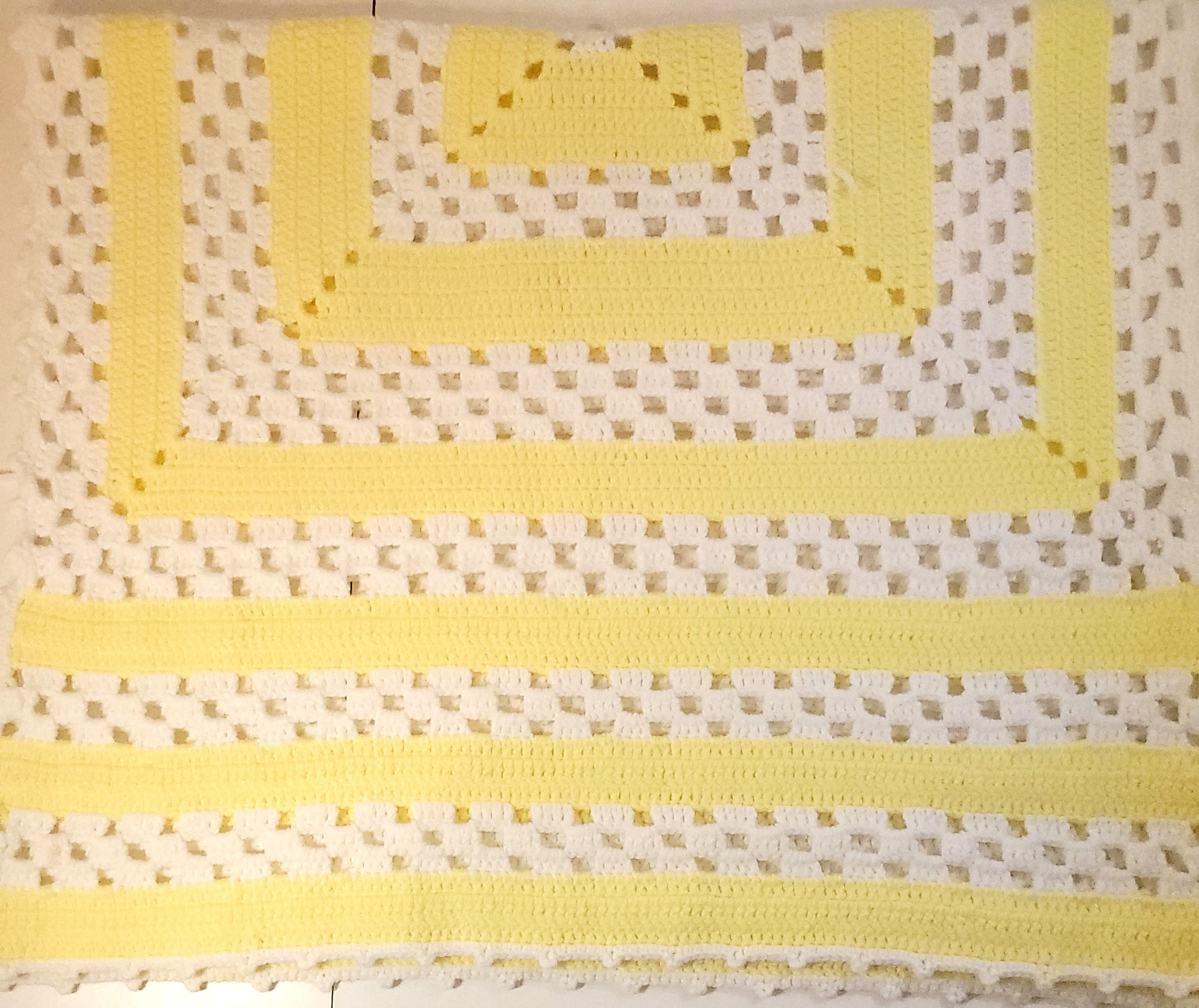 Handmade Crochet Baby Blanket Yellow White Granny Stripe Scallop - photo 2